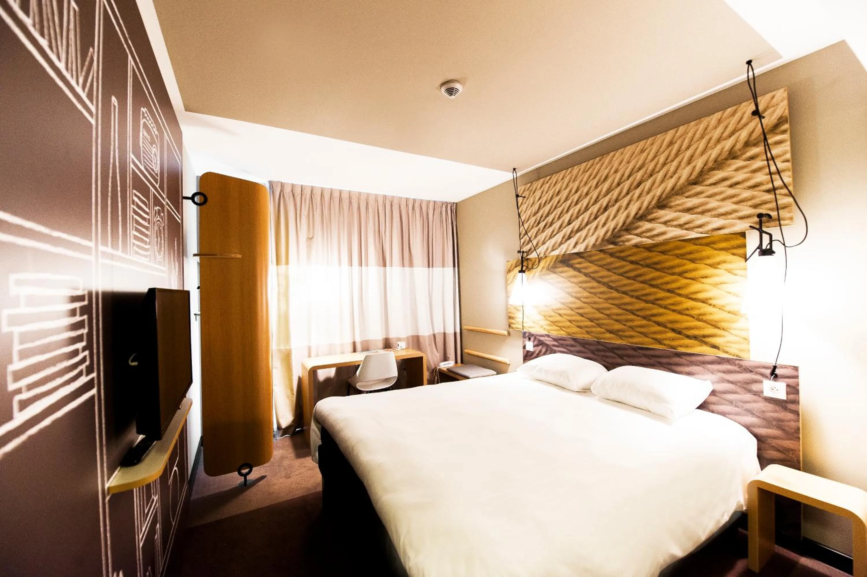 Photo of the whole room, Bed in Ibis Poznan Polnoc