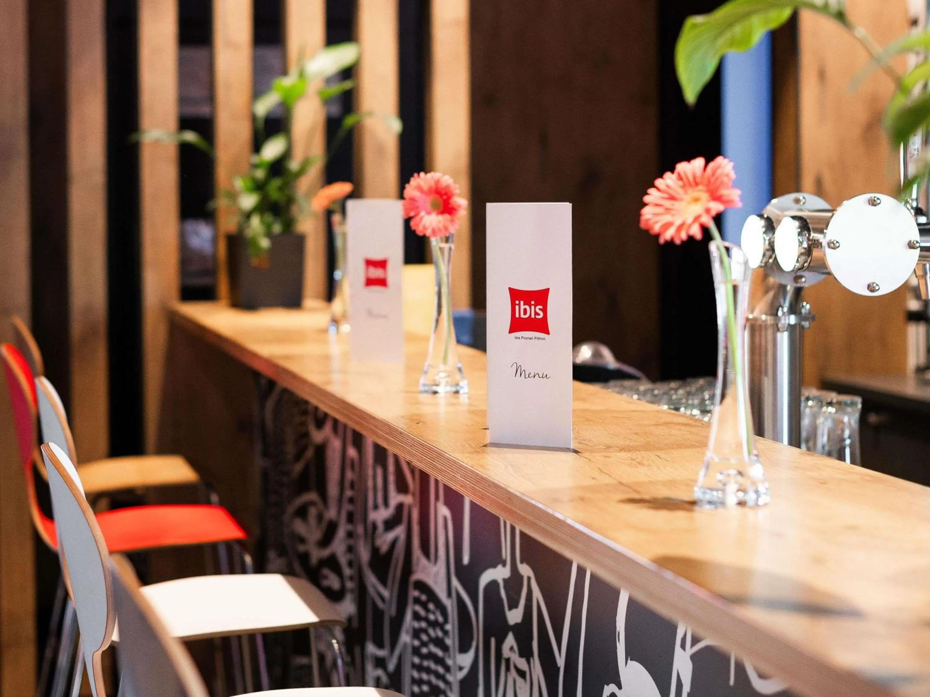 Lounge or bar in Ibis Poznan Polnoc