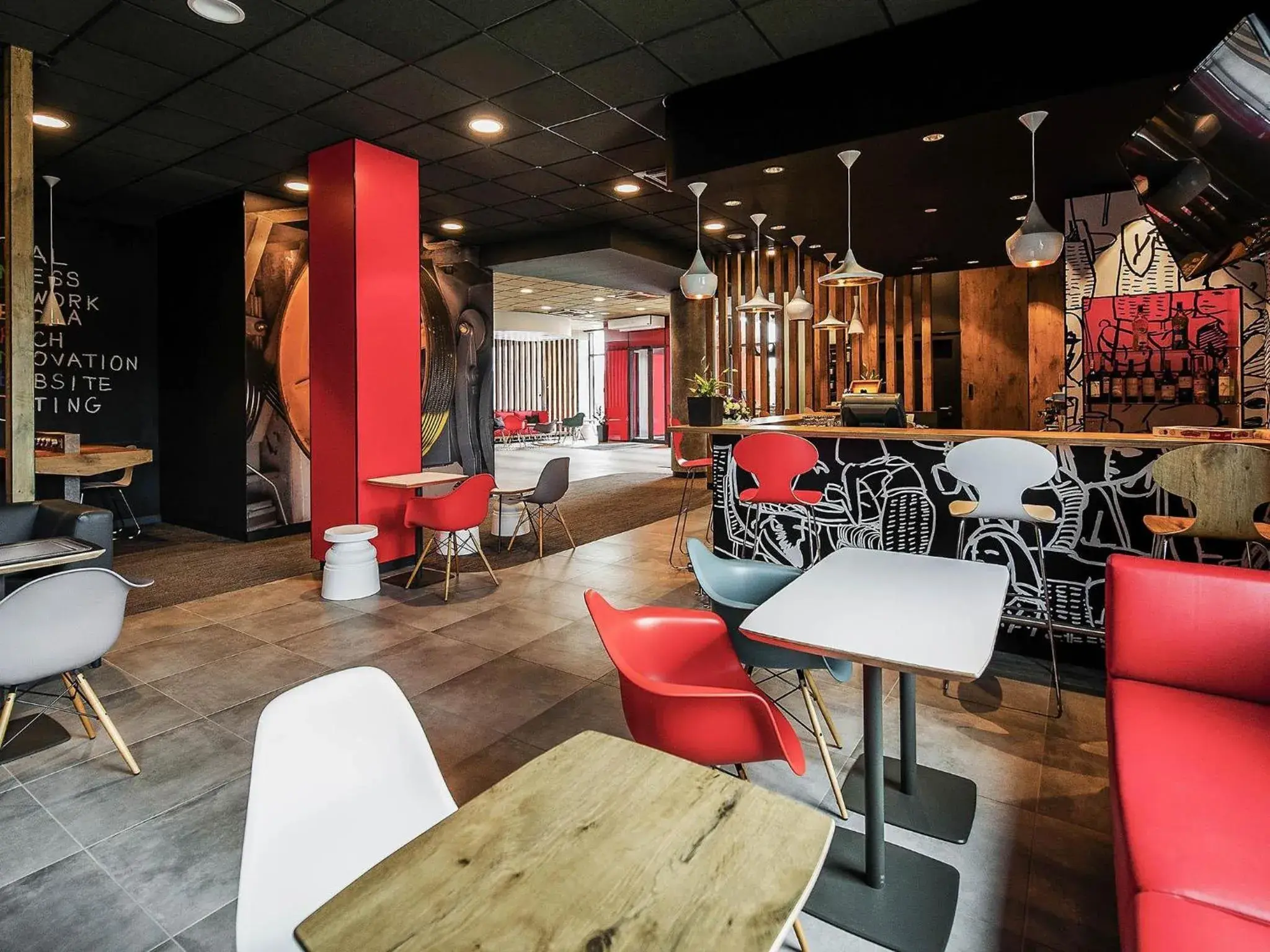 Lounge or bar in Ibis Poznan Polnoc Lounge or bar in Ibis Poznan Polnoc