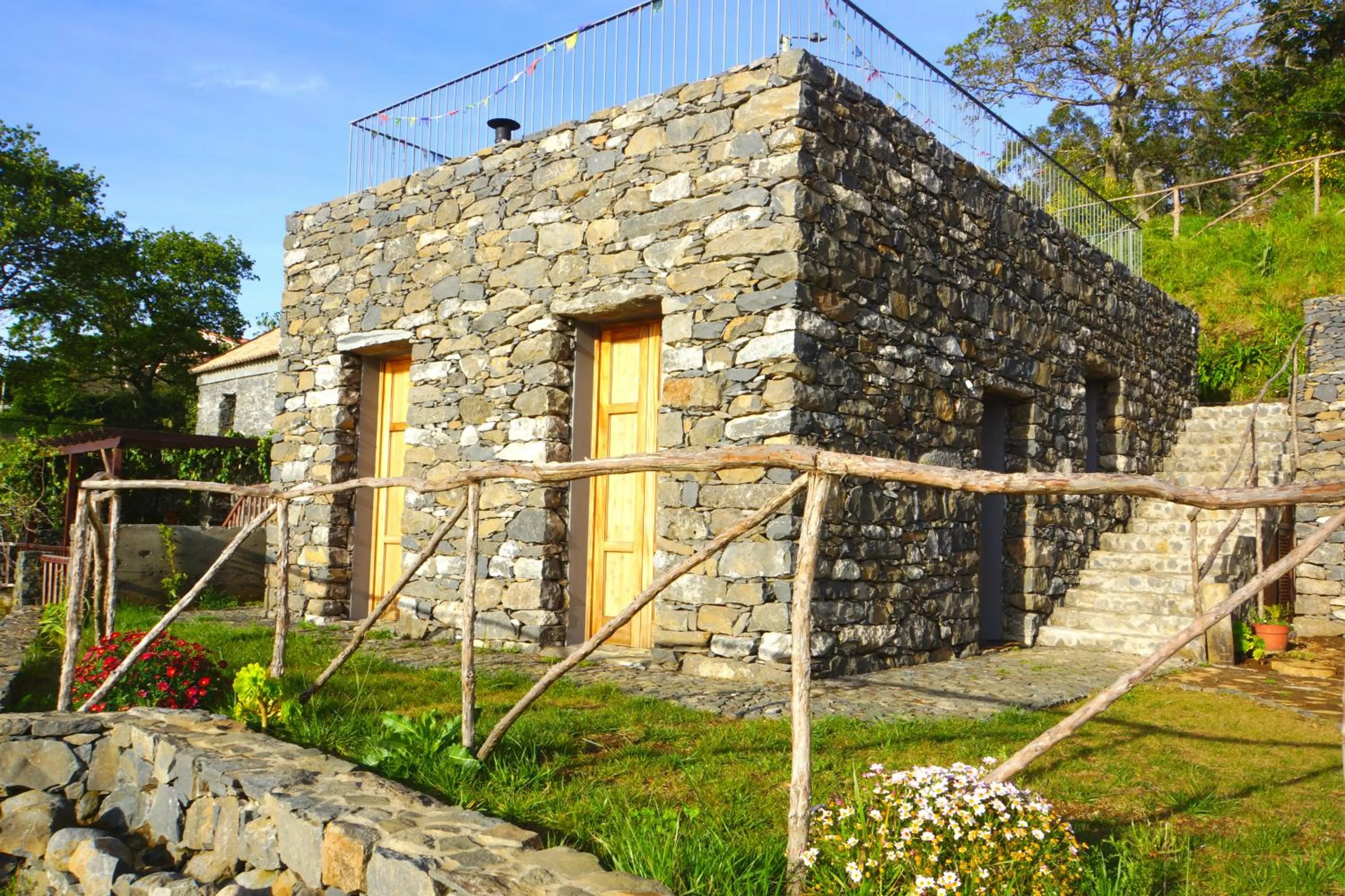 Facade/entrance in Casas da Levada