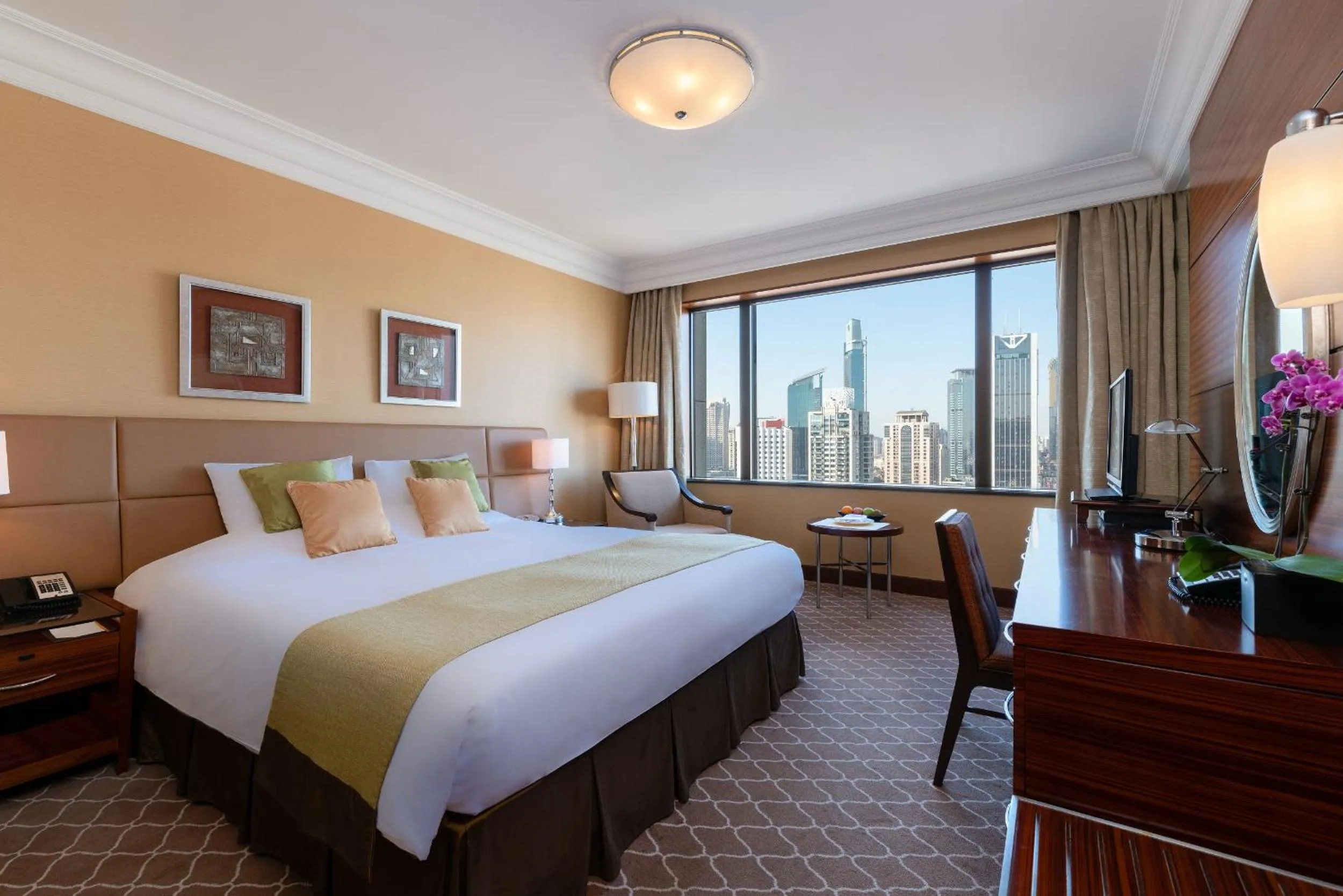 Bedroom, Bed in Okura Garden Hotel Shanghai