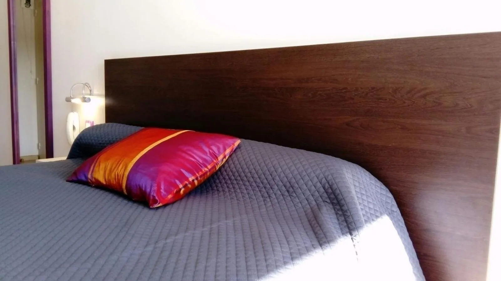 Bed in Hôtel Résidence Bergara