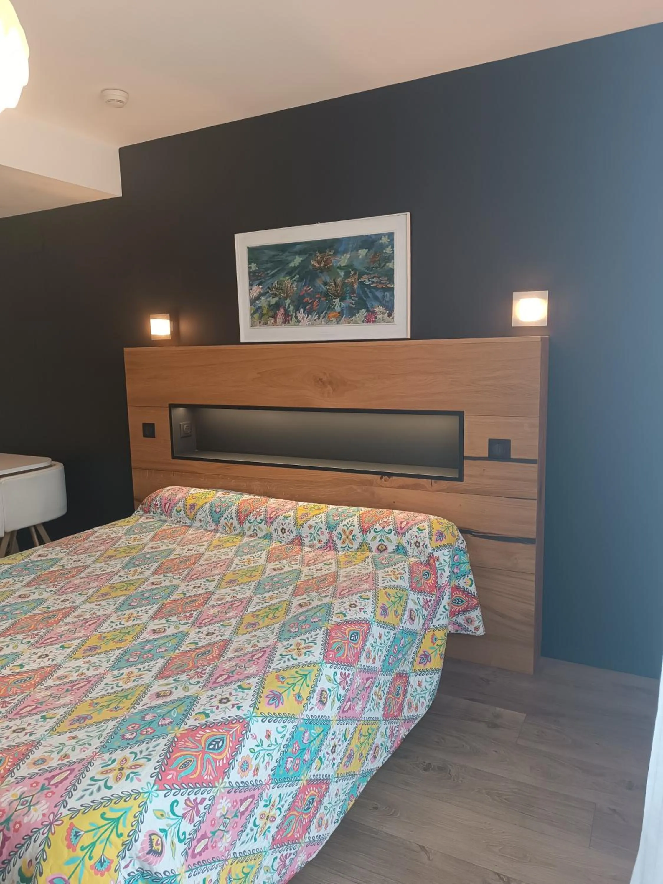 Bed in Hôtel Résidence Bergara