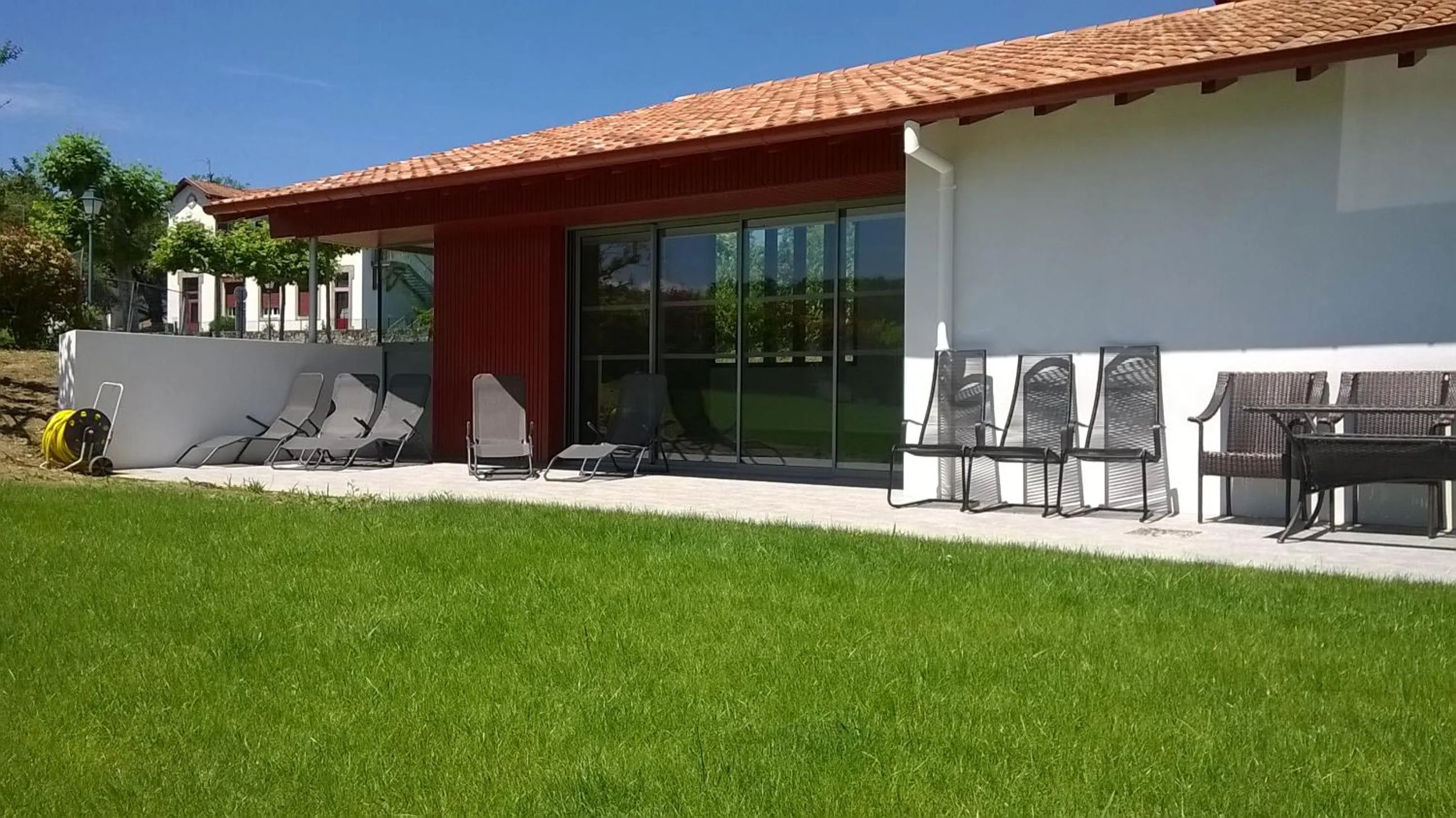 Garden in Hôtel Résidence Bergara