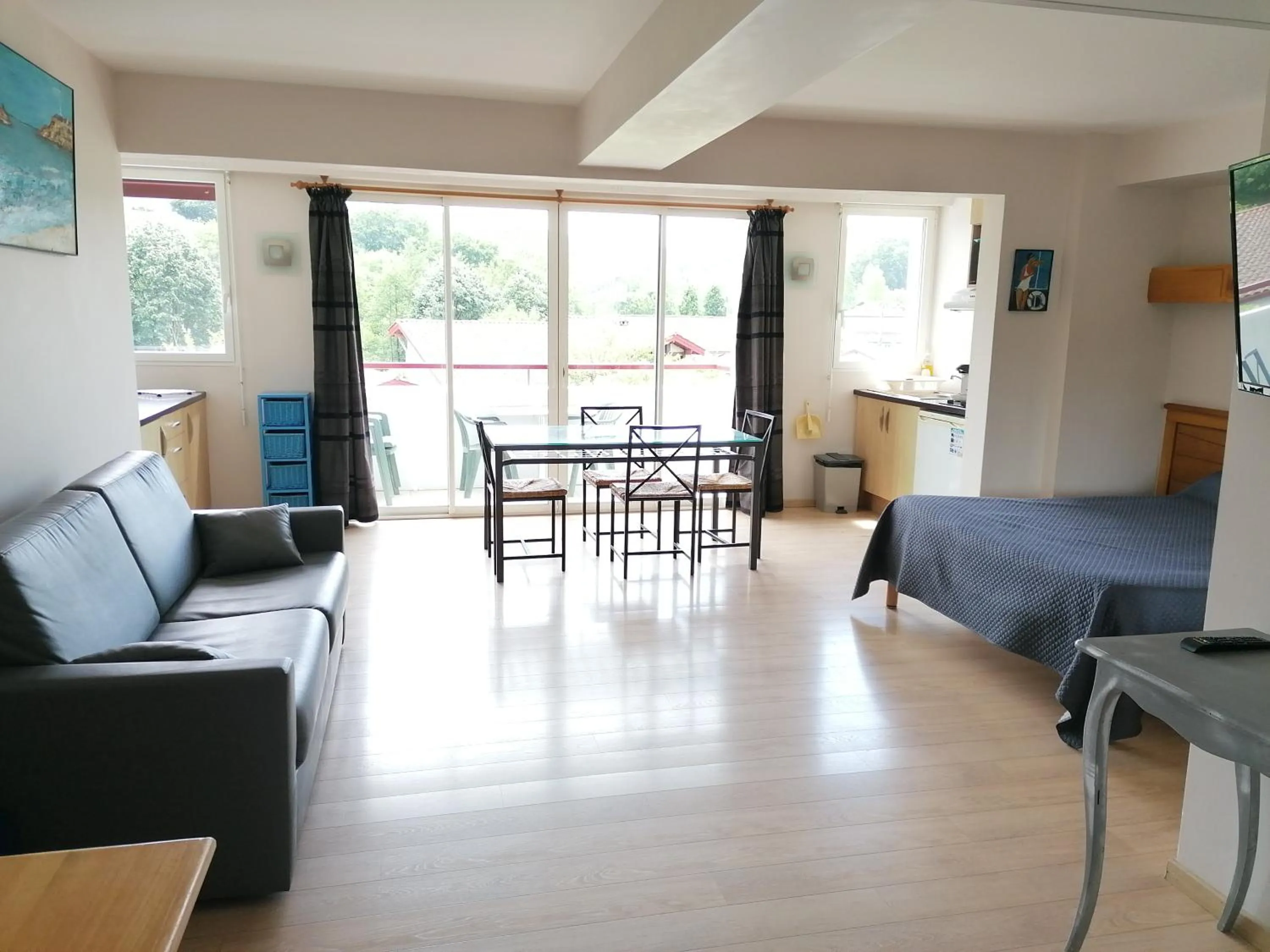 Balcony/Terrace in Hôtel Résidence Bergara