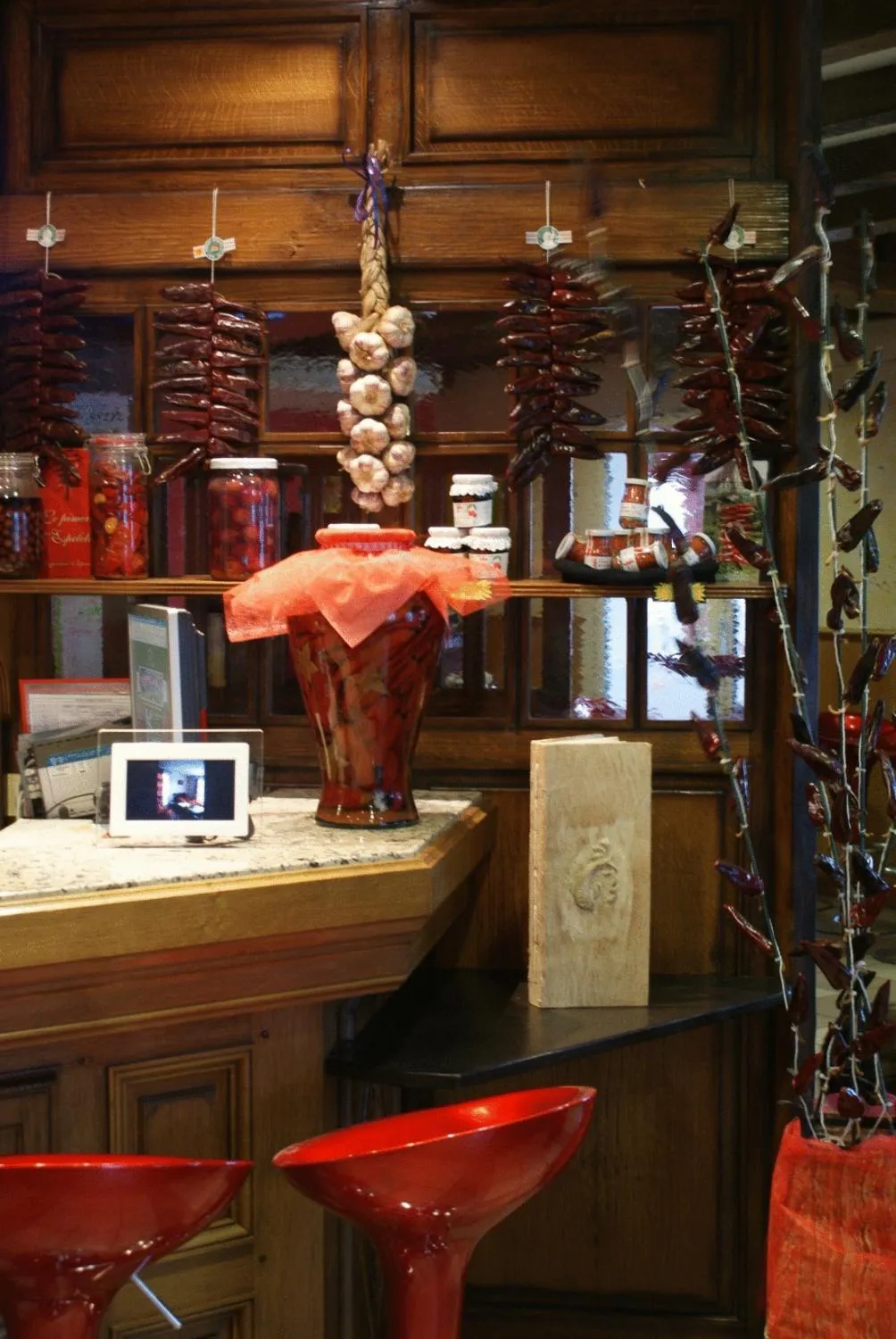 Restaurant/places to eat in Hôtel Résidence Bergara