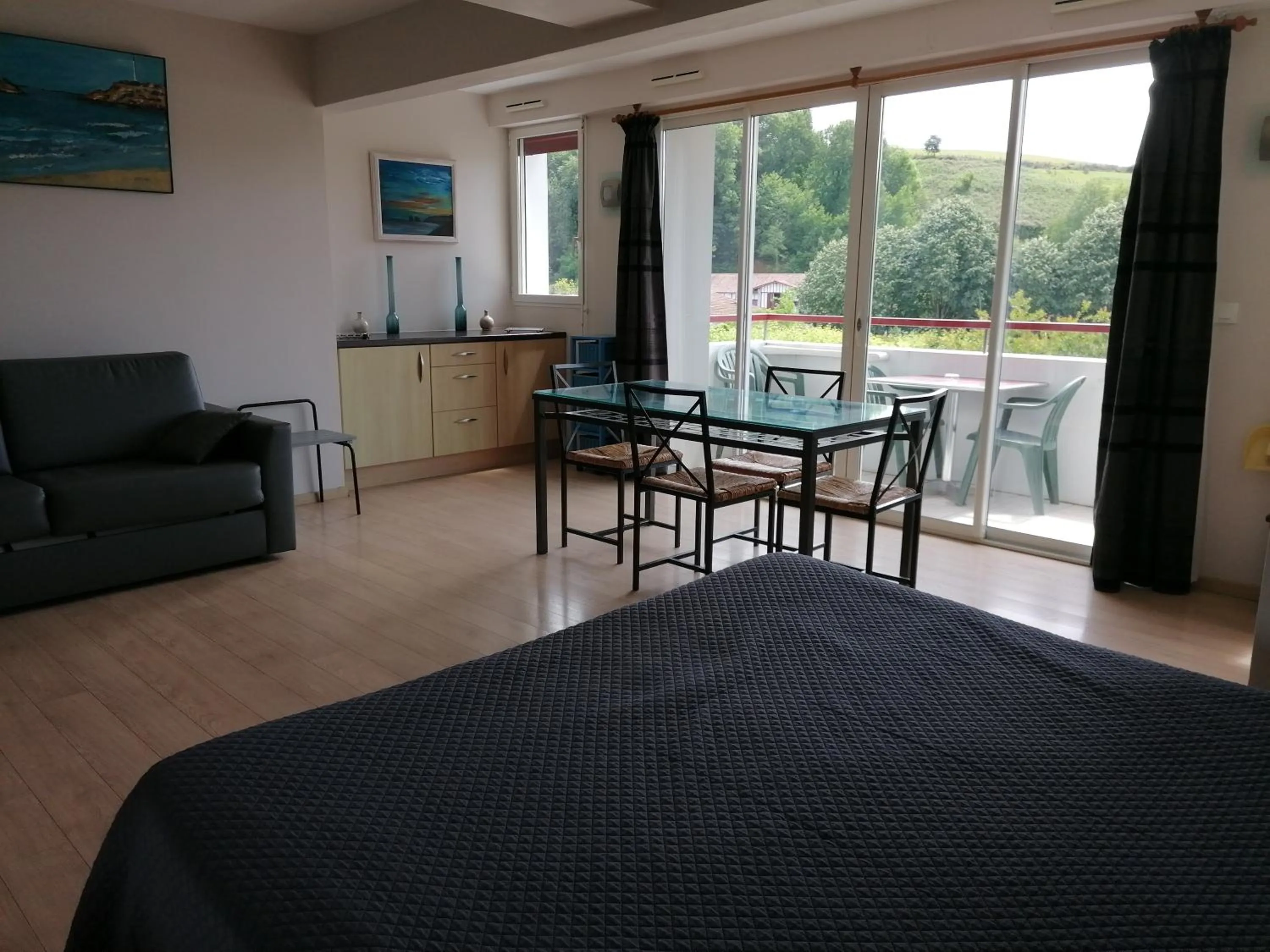 Bed in Hôtel Résidence Bergara