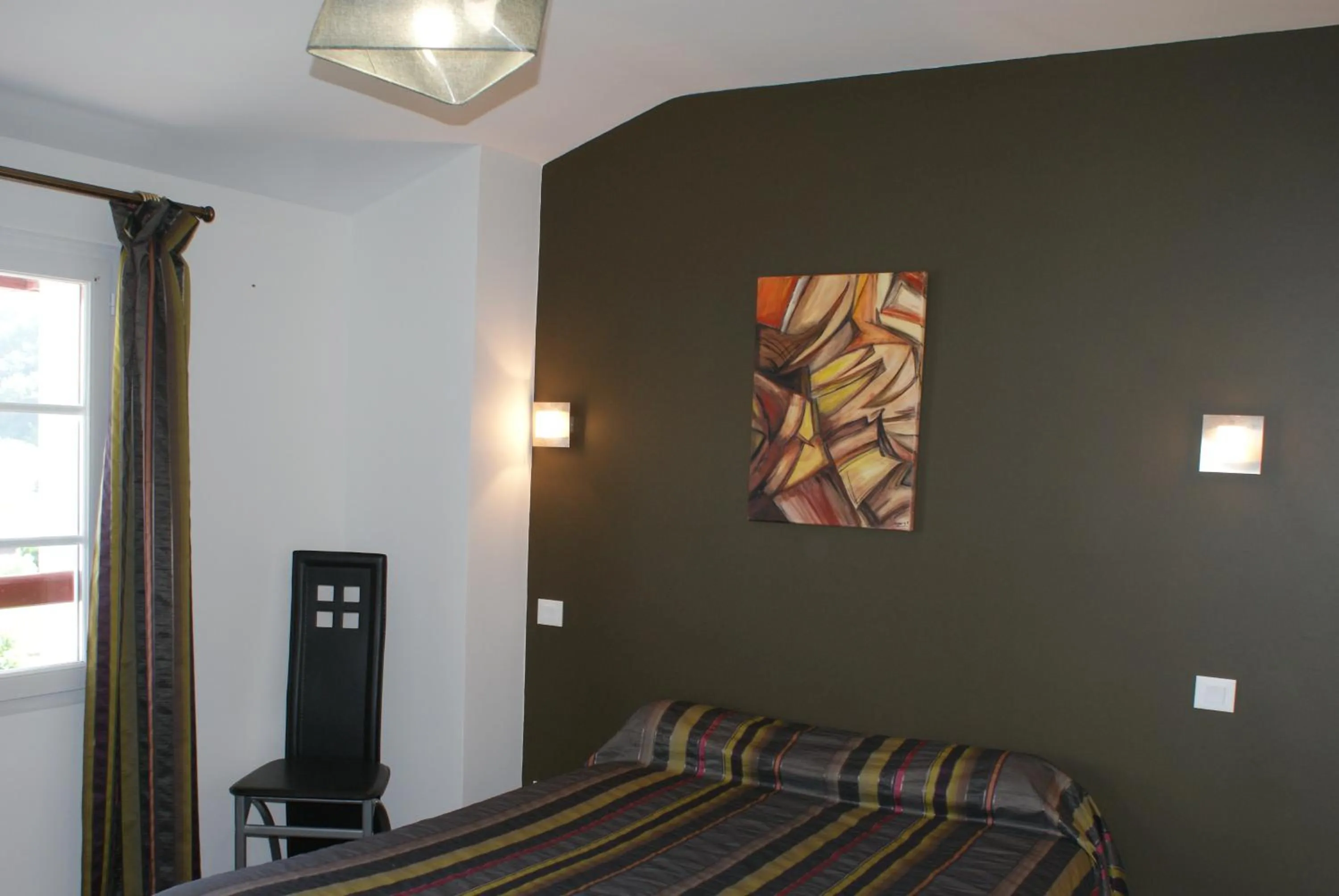 Bedroom, Bed in Hôtel Résidence Bergara