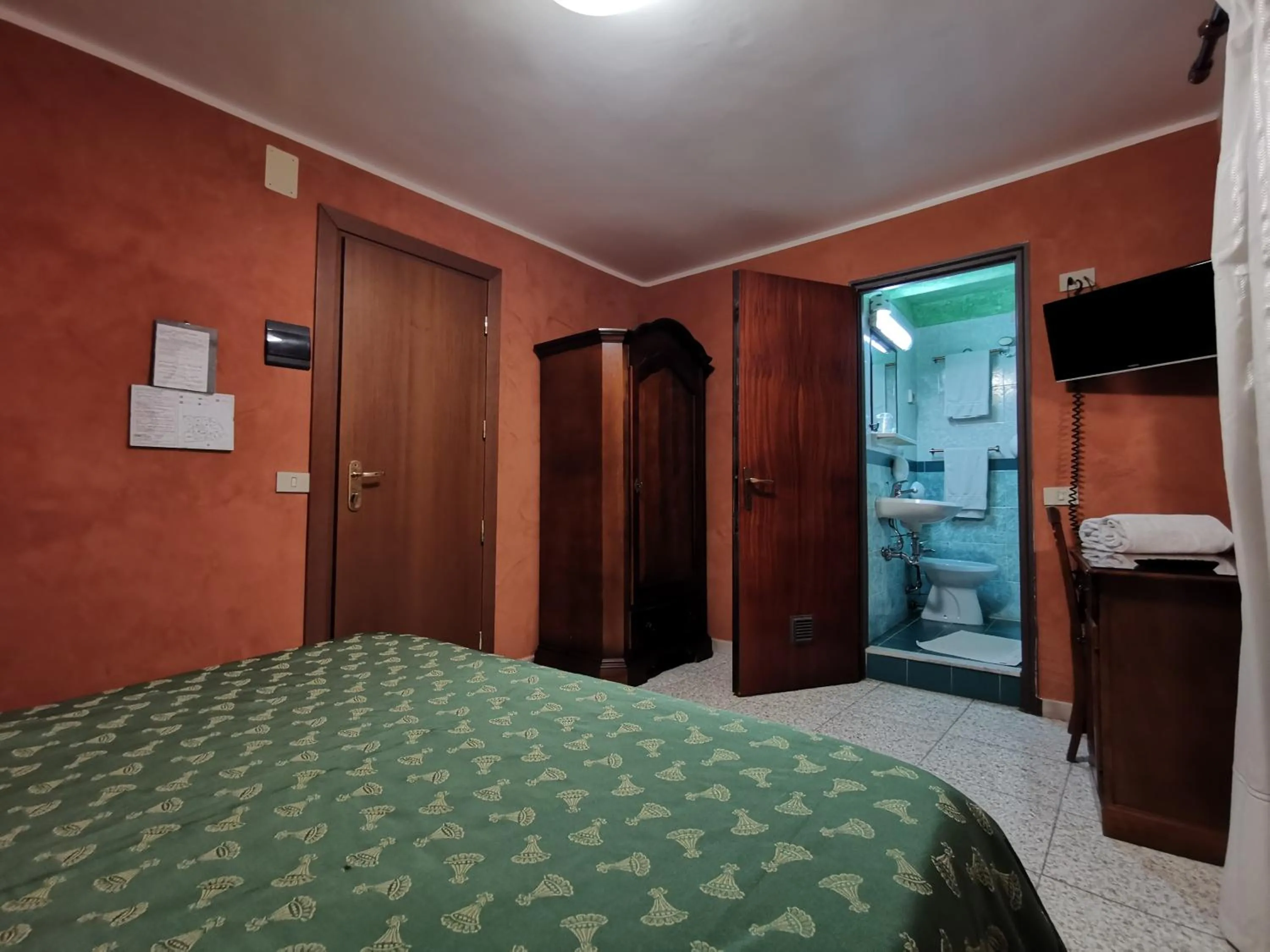 Double or Twin Room with Private Bathroom in Hotel Cortese