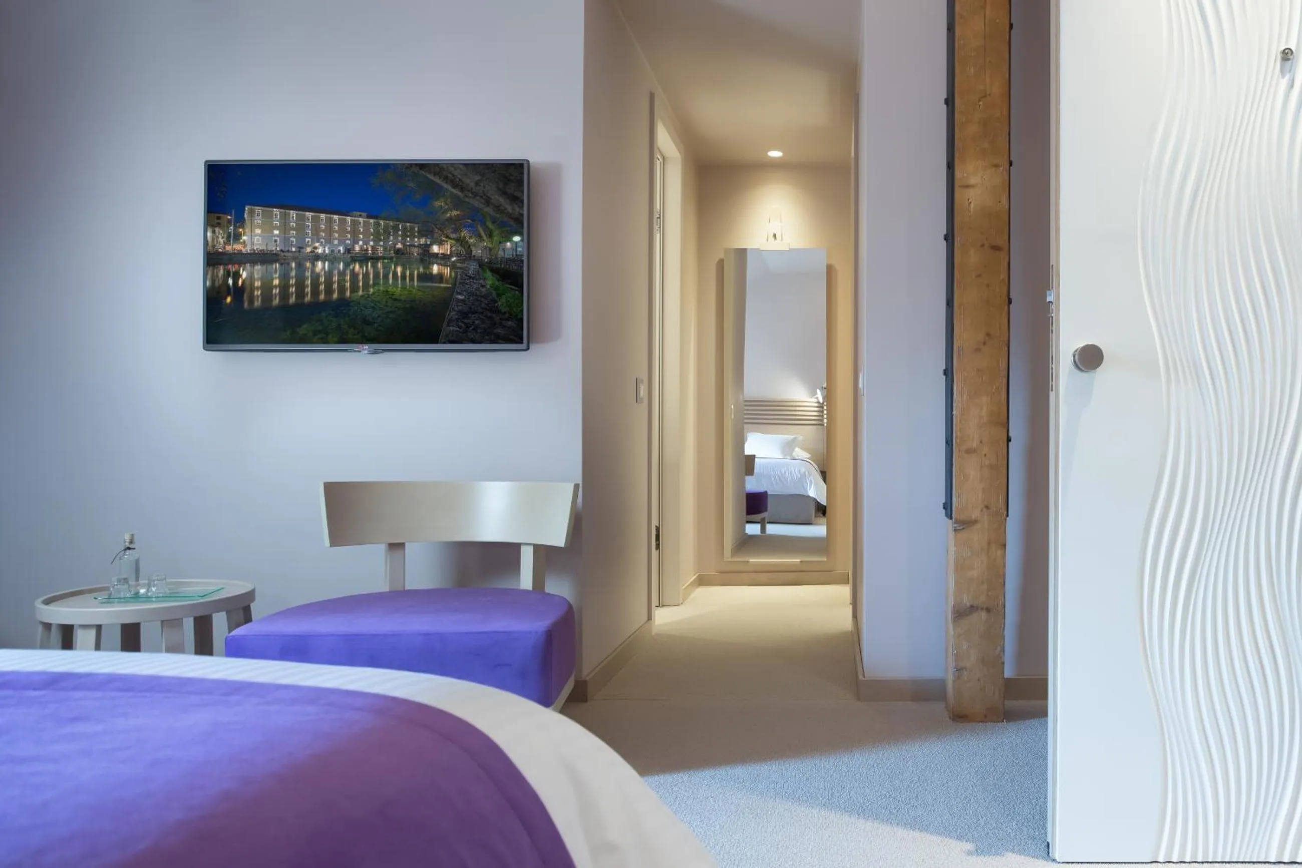 Photo of the whole room, Bed in Hydrama Grand Hotel