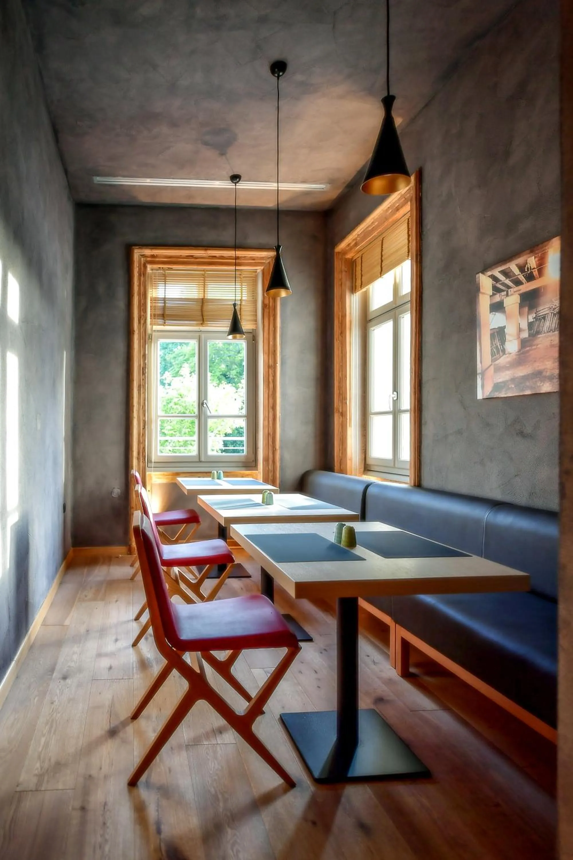 Restaurant/places to eat in Hydrama Grand Hotel