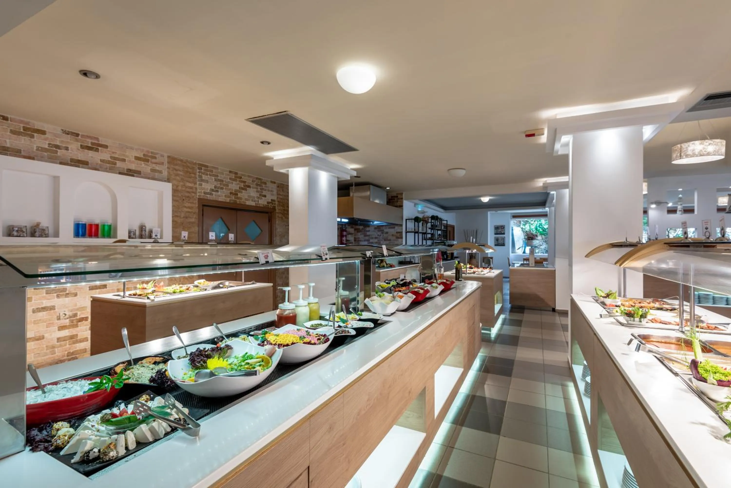 Restaurant/places to eat in Mediterraneo Hotel