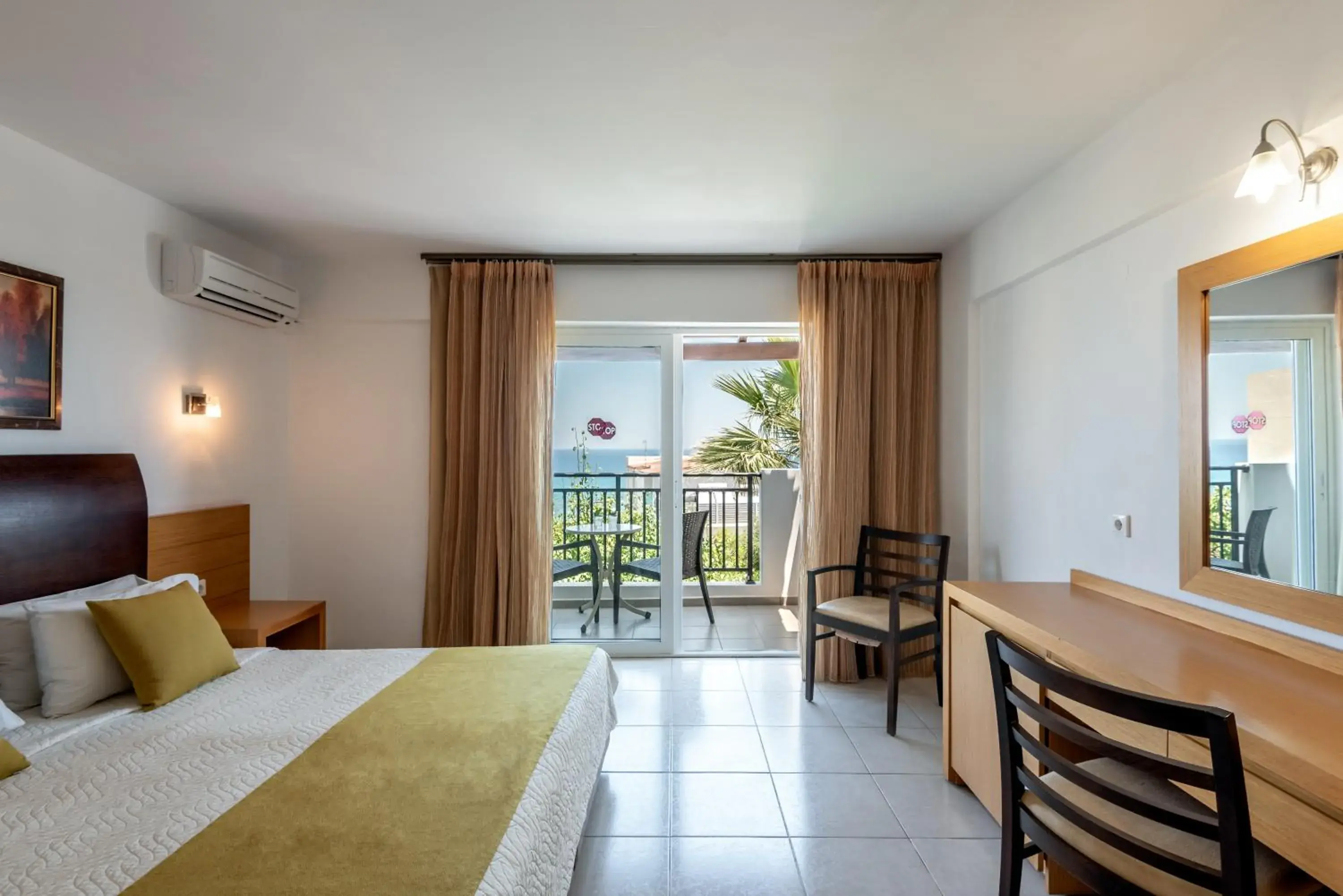 Photo of the whole room, Bed in Mediterraneo Hotel Photo of the whole room, Bed in Mediterraneo Hotel