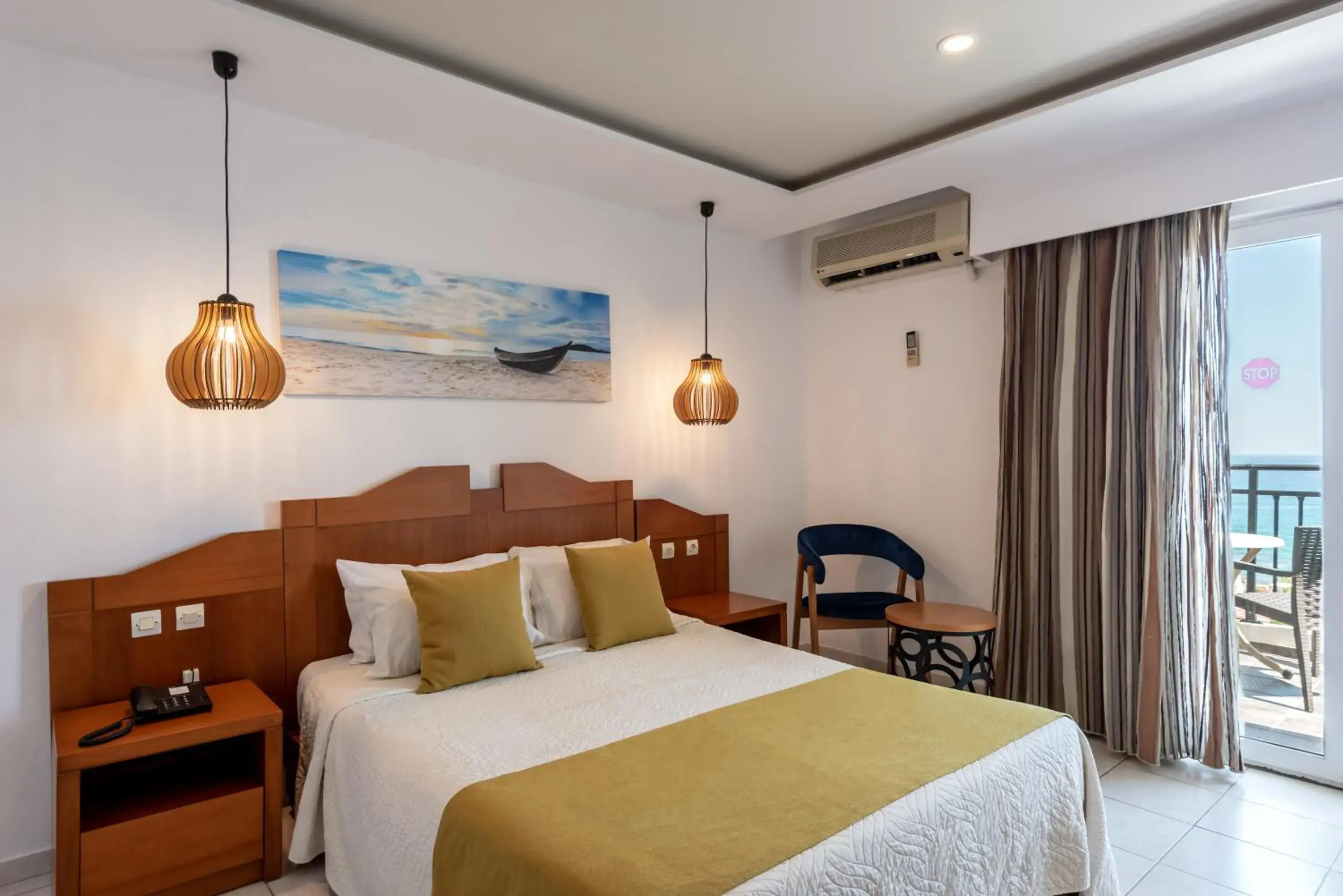 Bedroom, Bed in Mediterraneo Hotel Bedroom, Bed in Mediterraneo Hotel