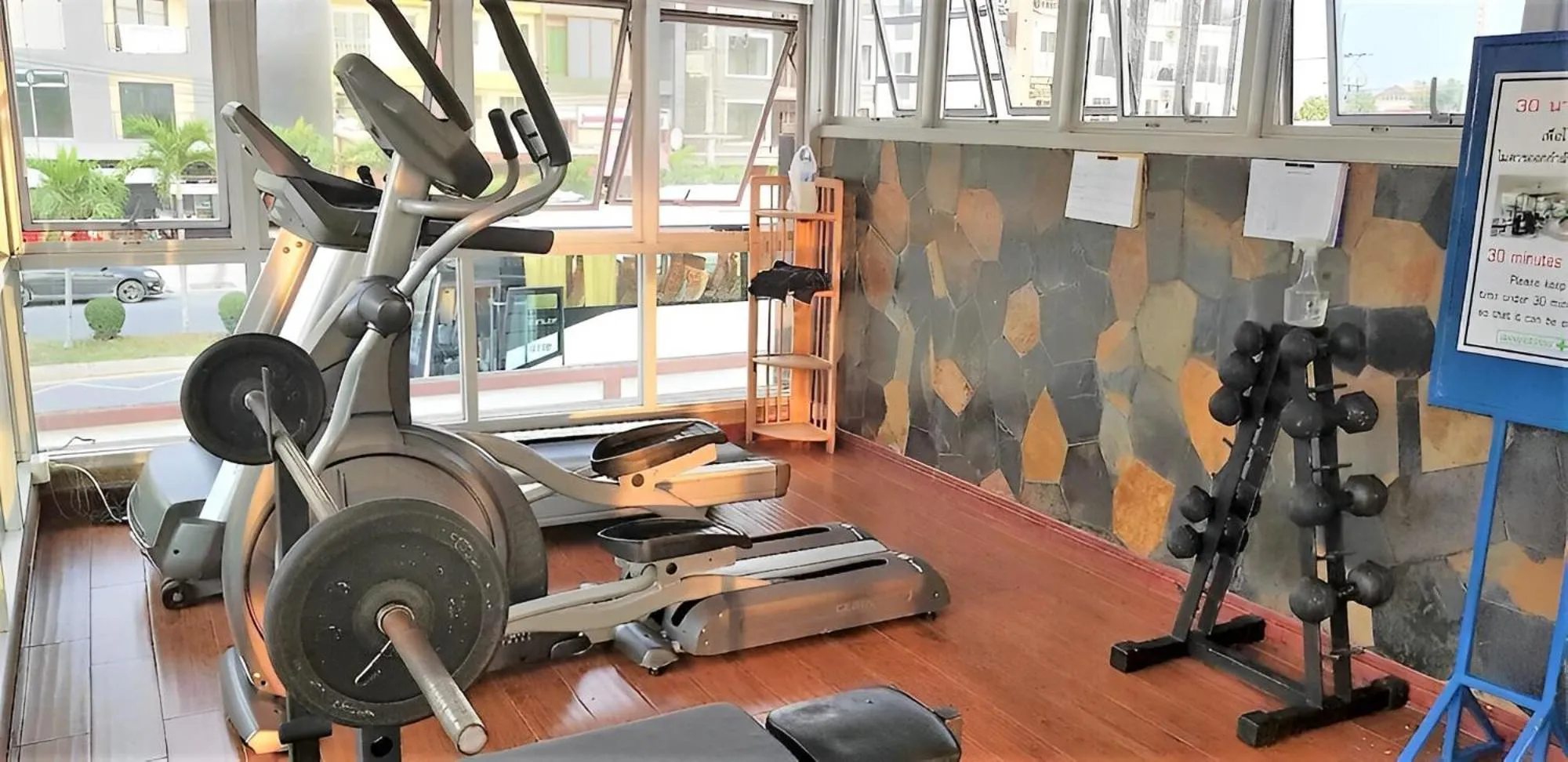 Fitness centre/facilities in Sea View Beachfront Condos Pattaya Jomtien Beach