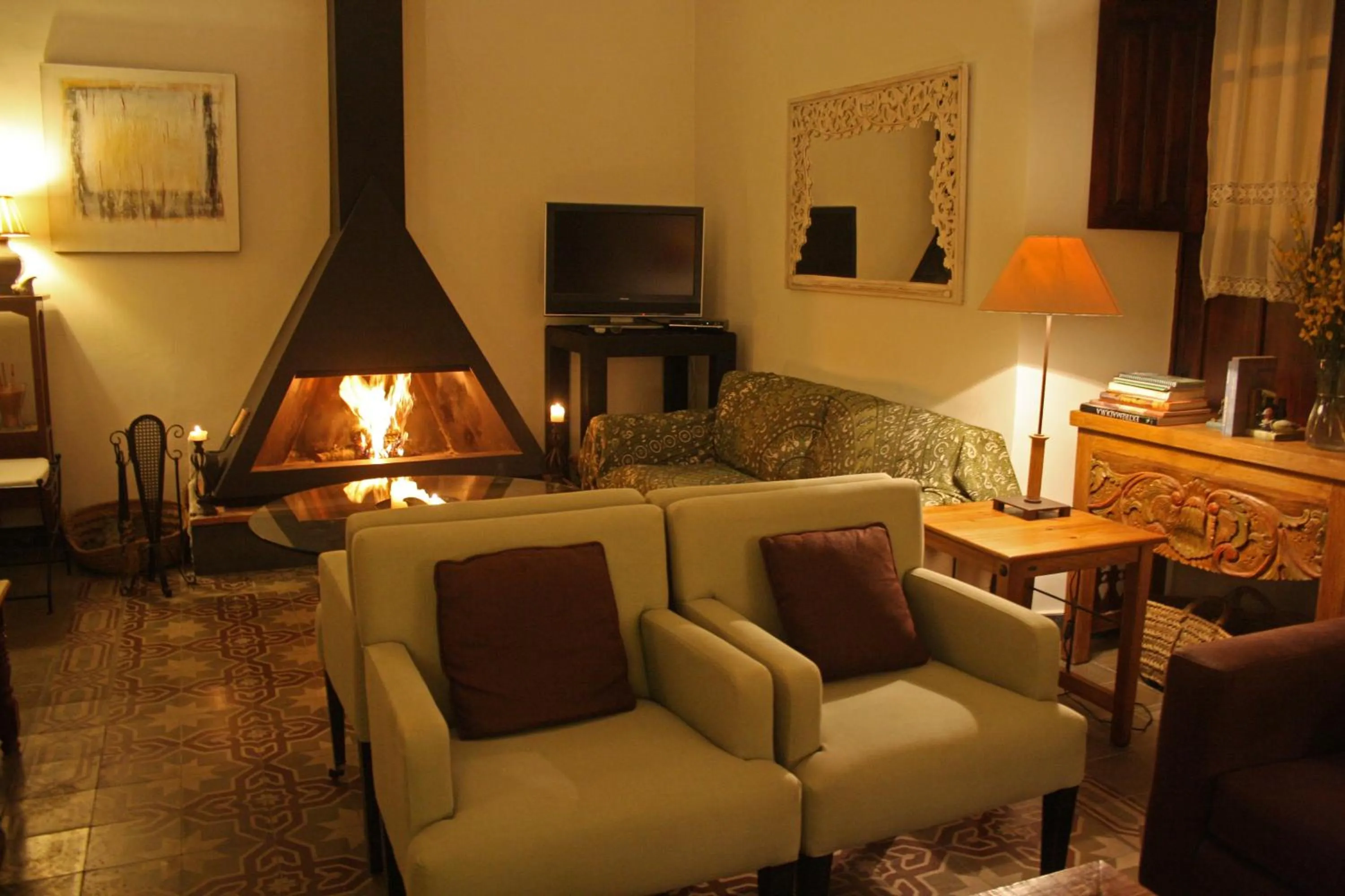 Communal lounge/ TV room in Casa Rural El Aguila