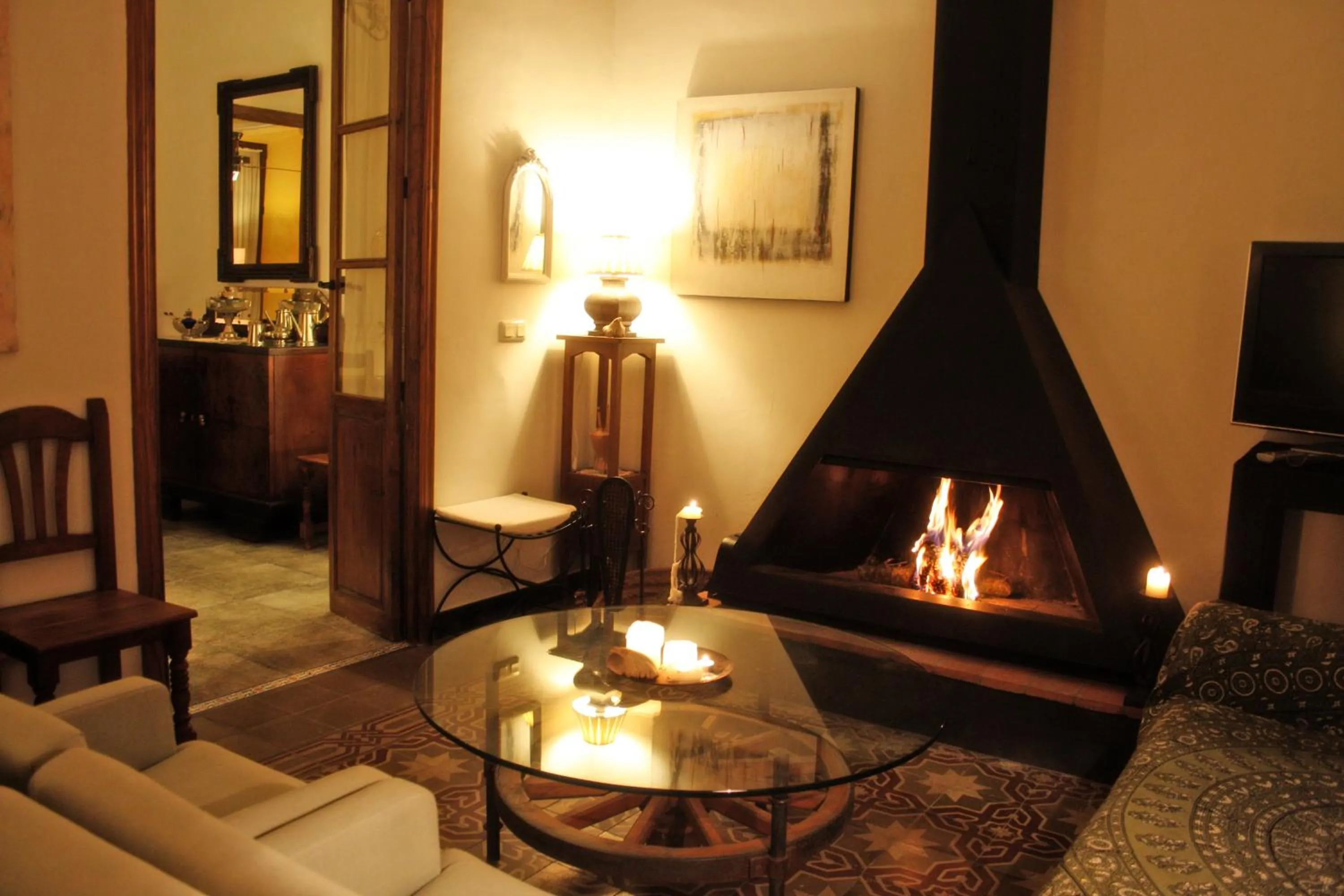 Communal lounge/ TV room in Casa Rural El Aguila