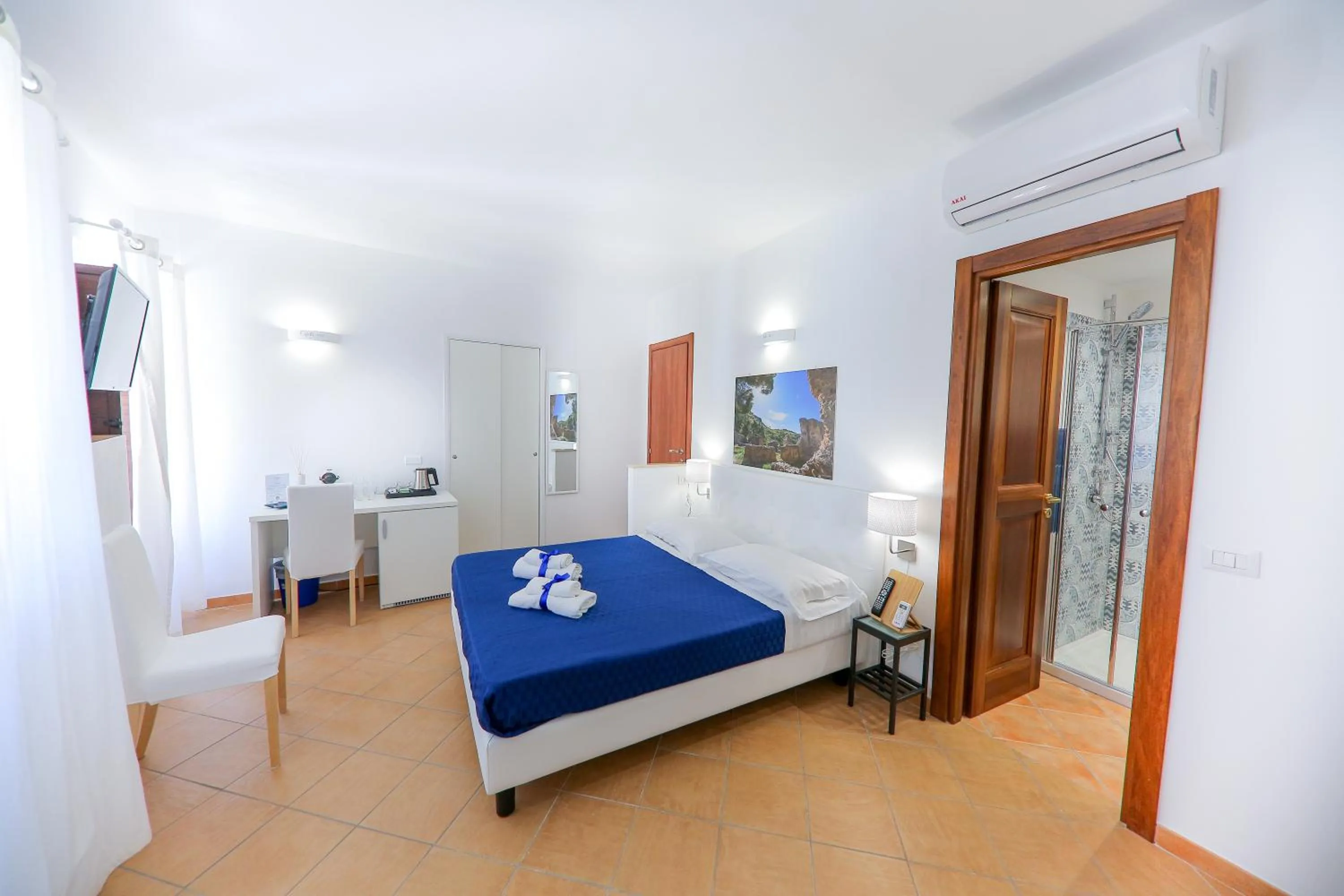 Bedroom, Bed in Cefalu in Blu