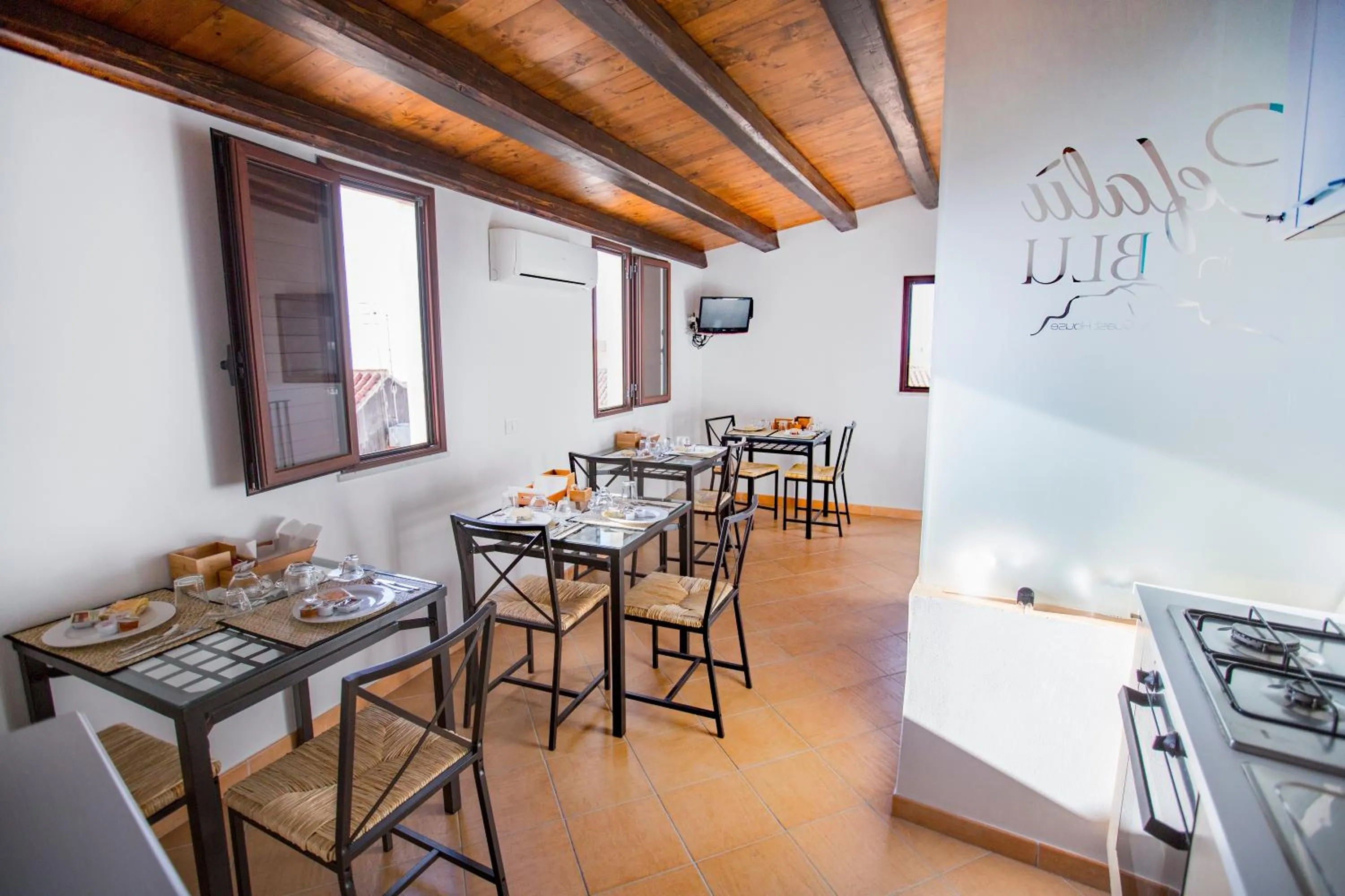 Dining area in Cefalu in Blu