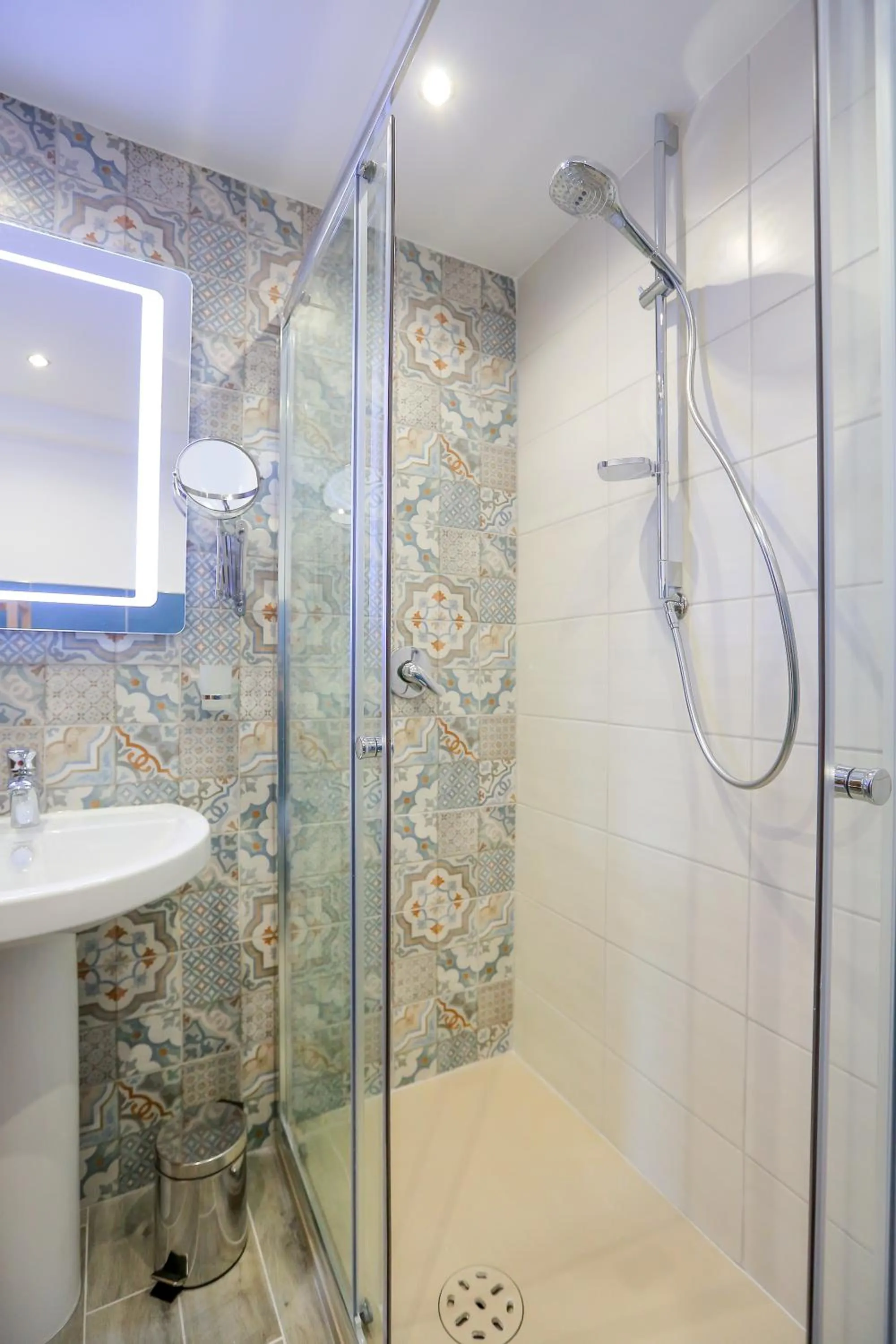 Bathroom in Cefalu in Blu