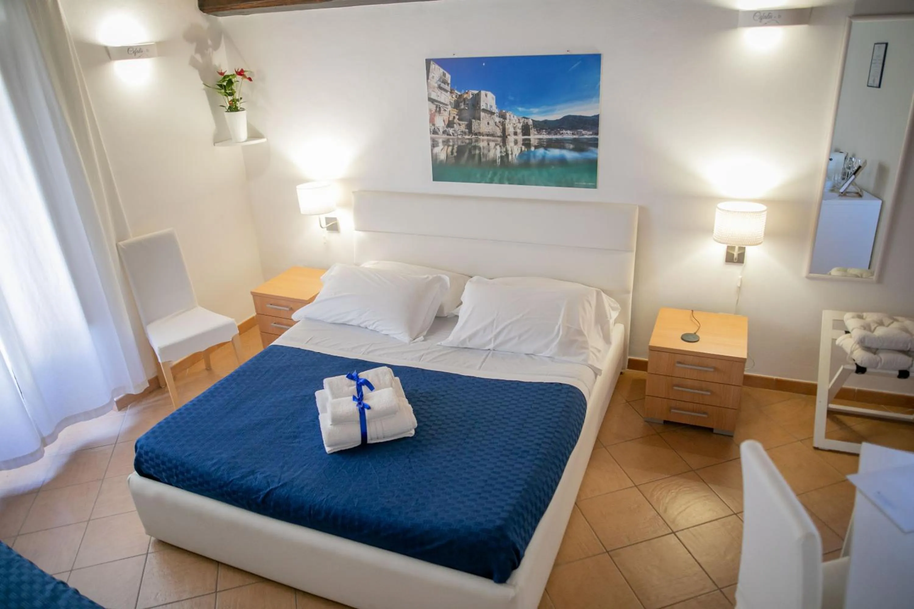 Bedroom, Bed in Cefalu in Blu