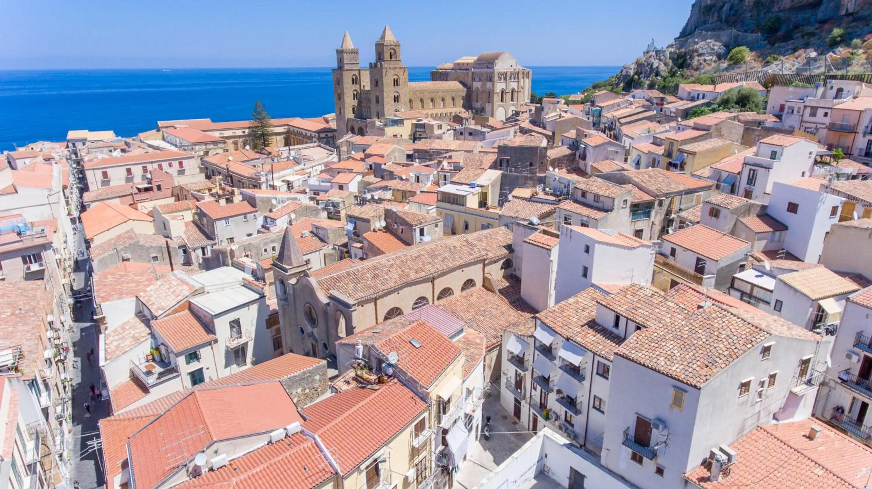Bird's eye view in Cefalu in Blu