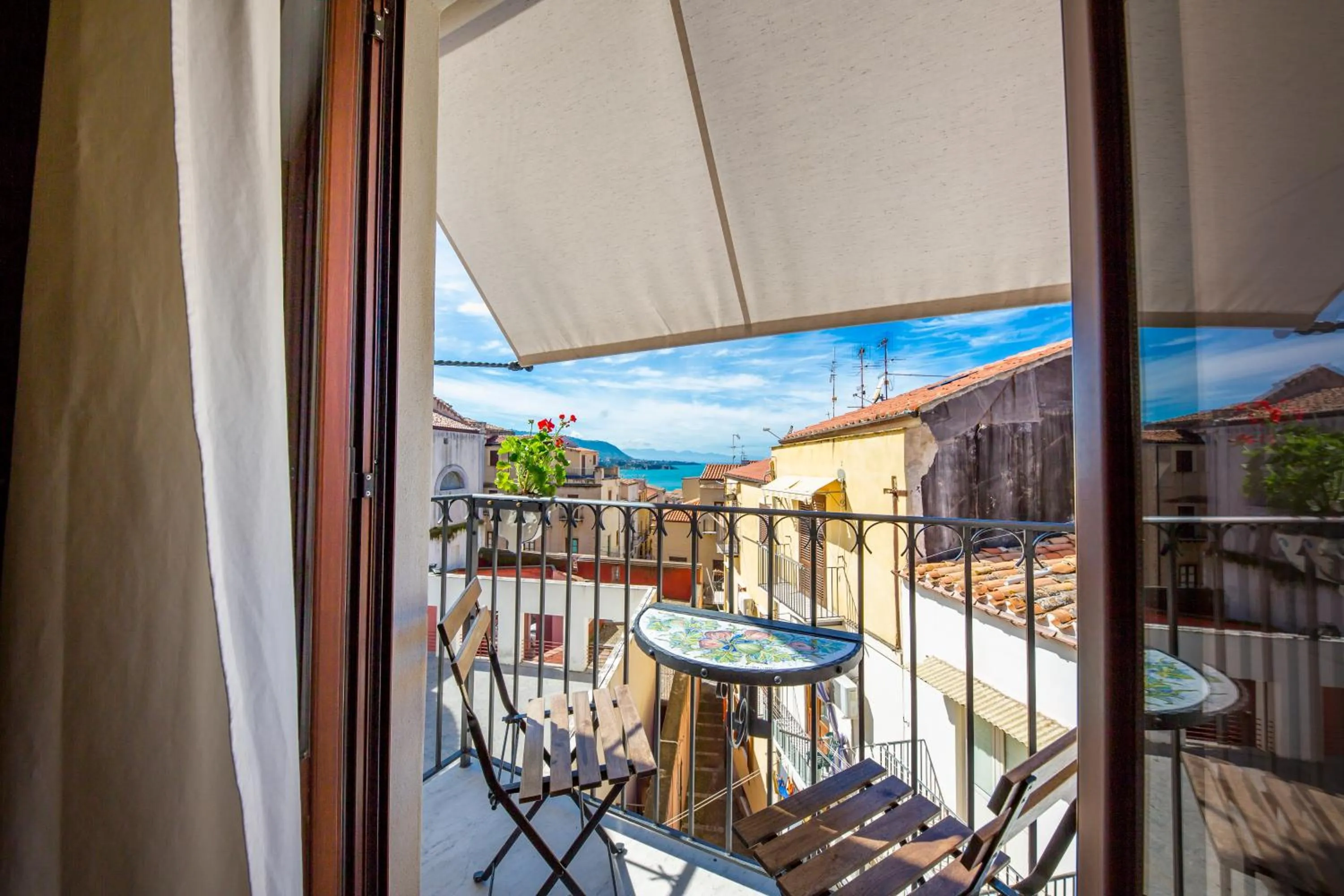 Sea view in Cefalu in Blu