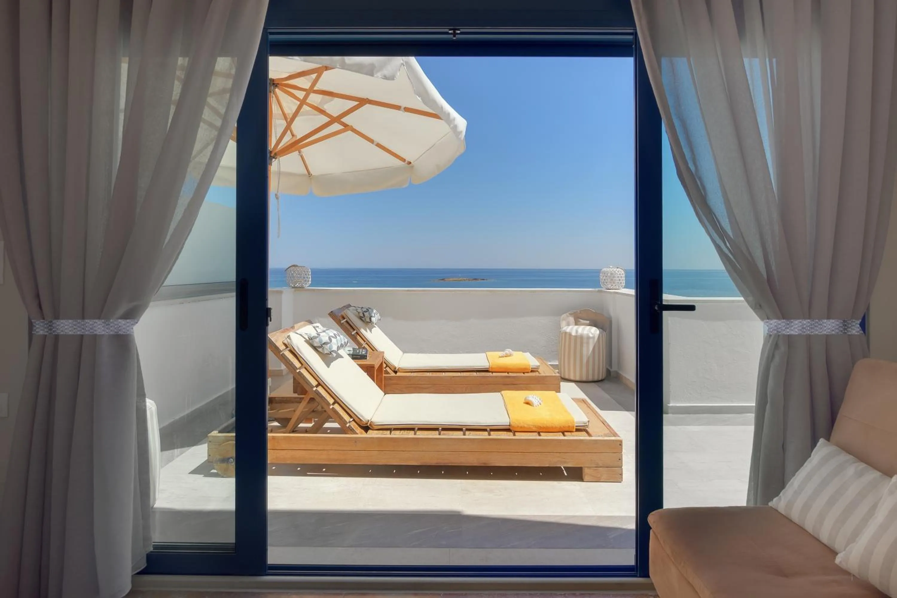 Balcony/Terrace in Pyrgos Beach Hotel Apartments