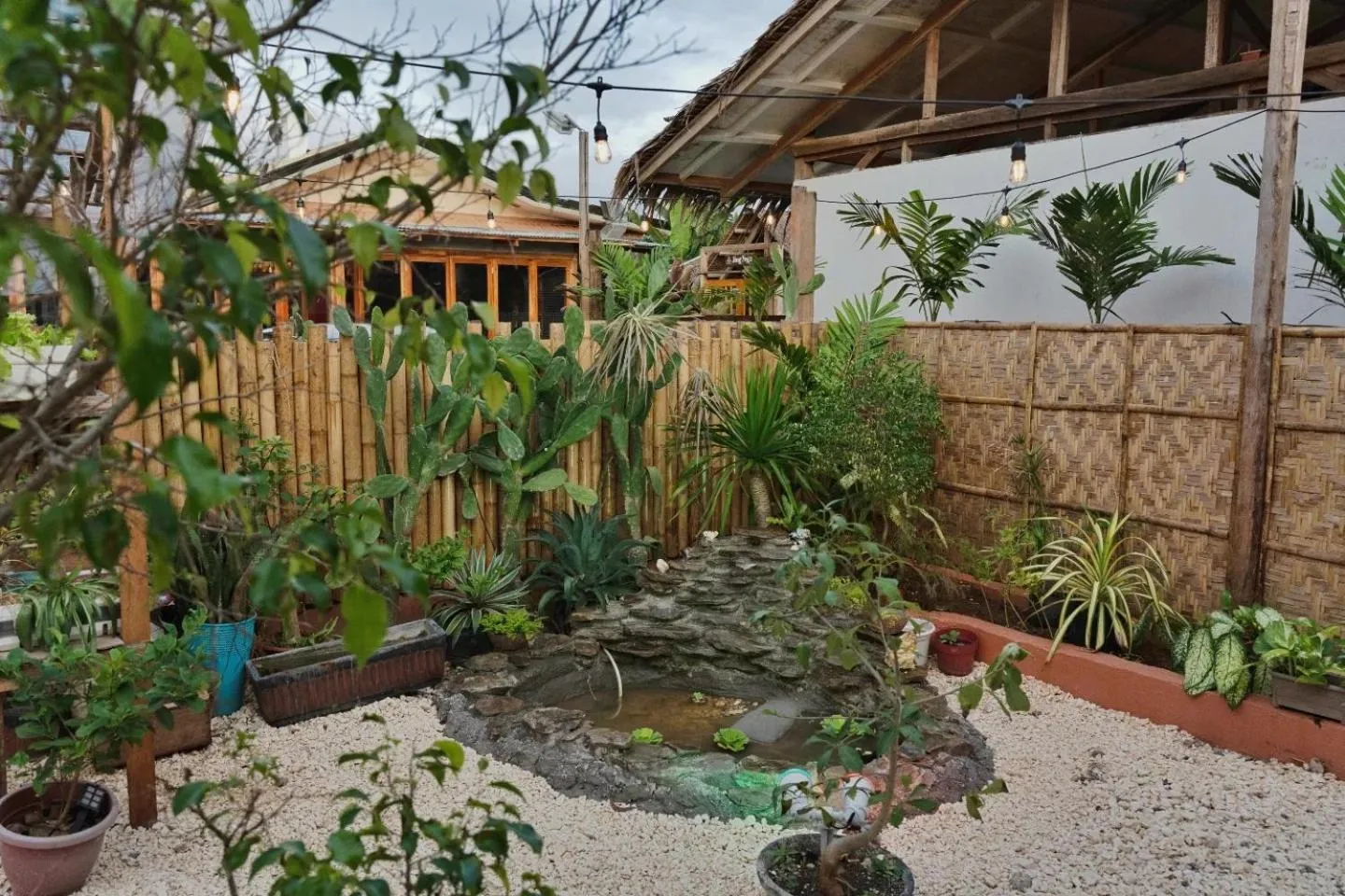 Restaurant/places to eat in Alona Pawikan