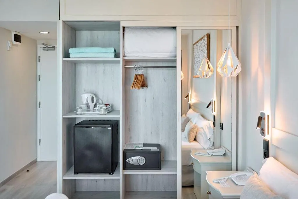 wardrobe in Hotel Ankaa - Adults Only