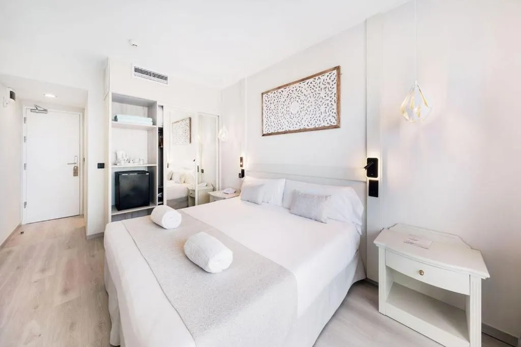 Bed in Hotel Ankaa - Adults Only