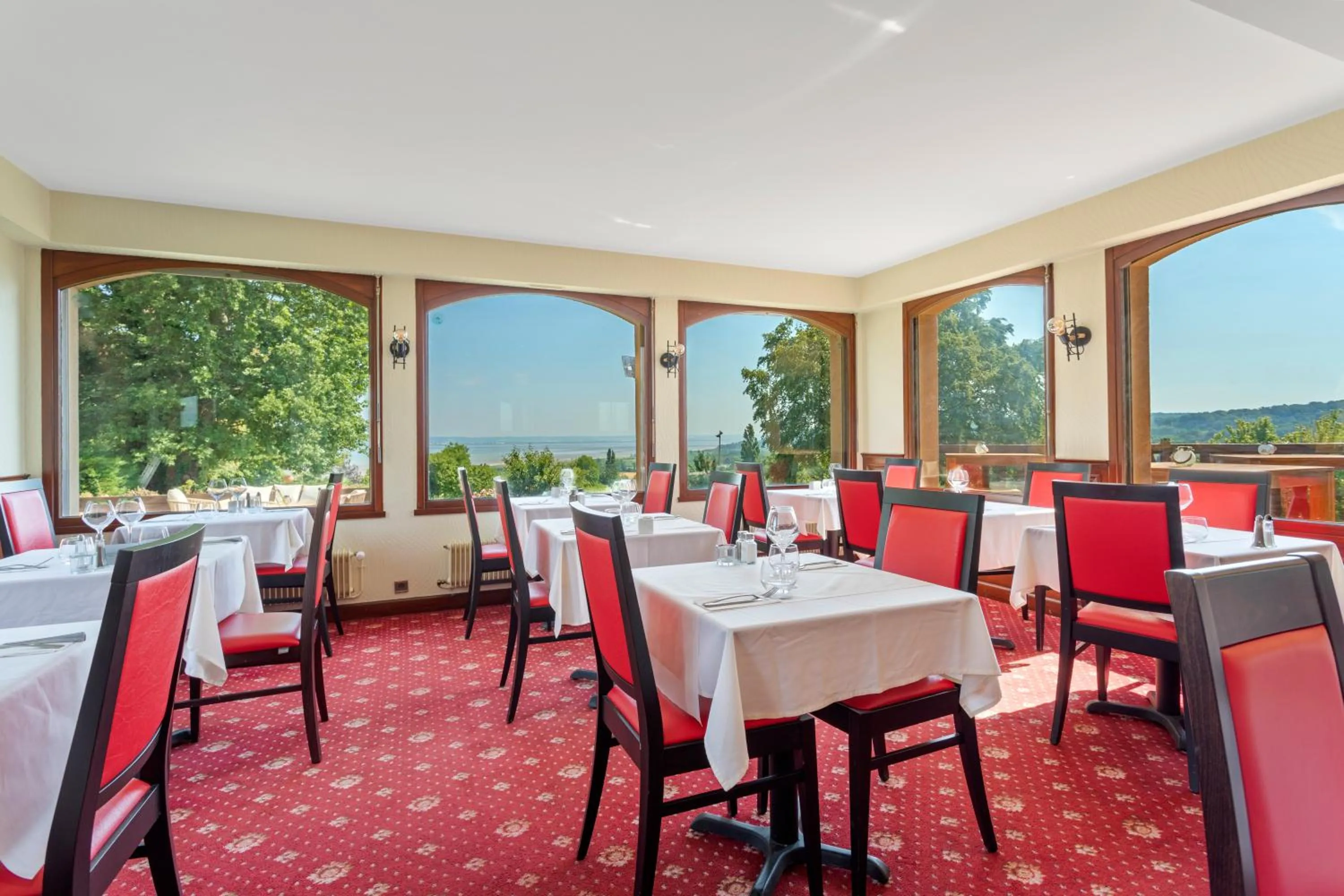 Restaurant/places to eat in Hôtel Le Romantica