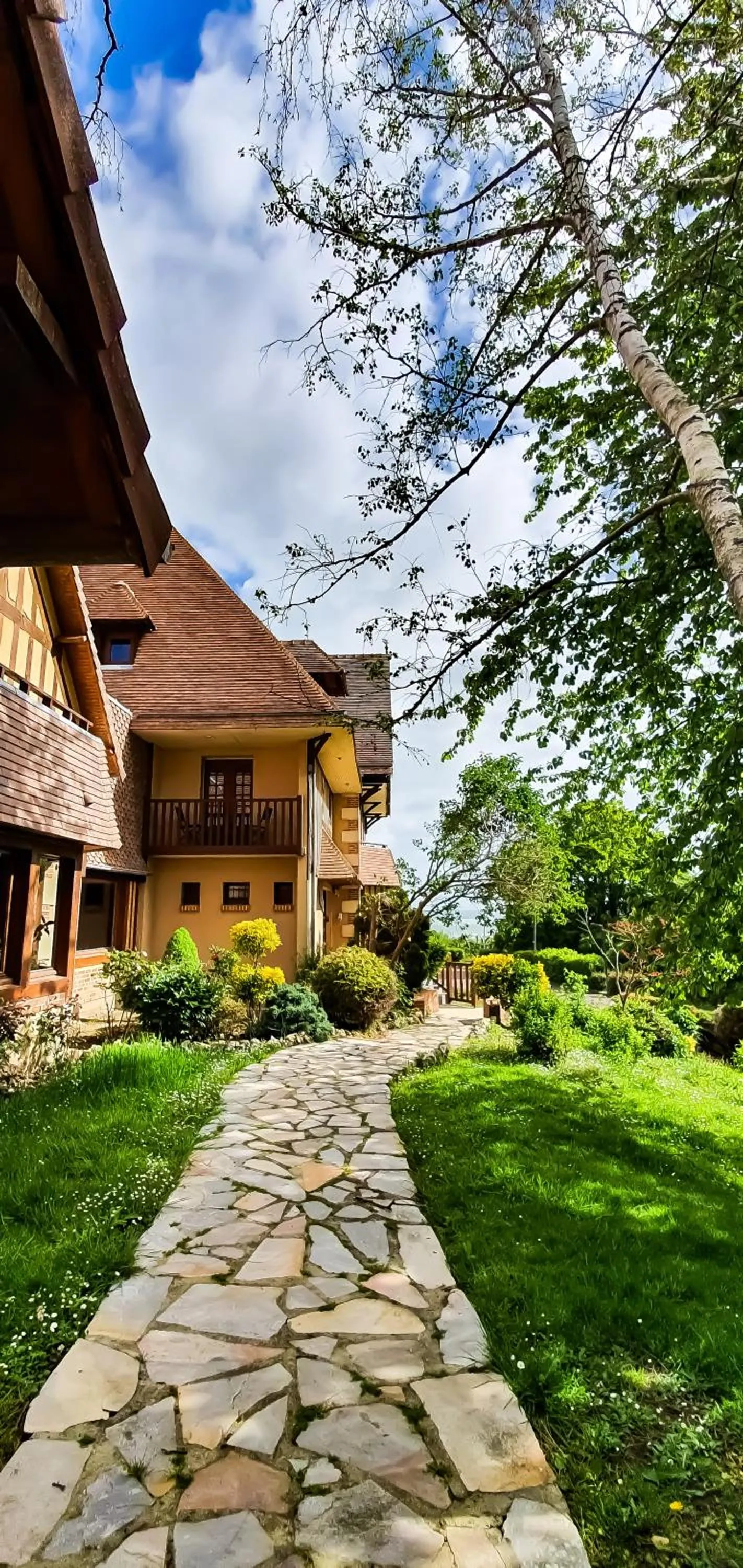 Property building in Hôtel Le Romantica