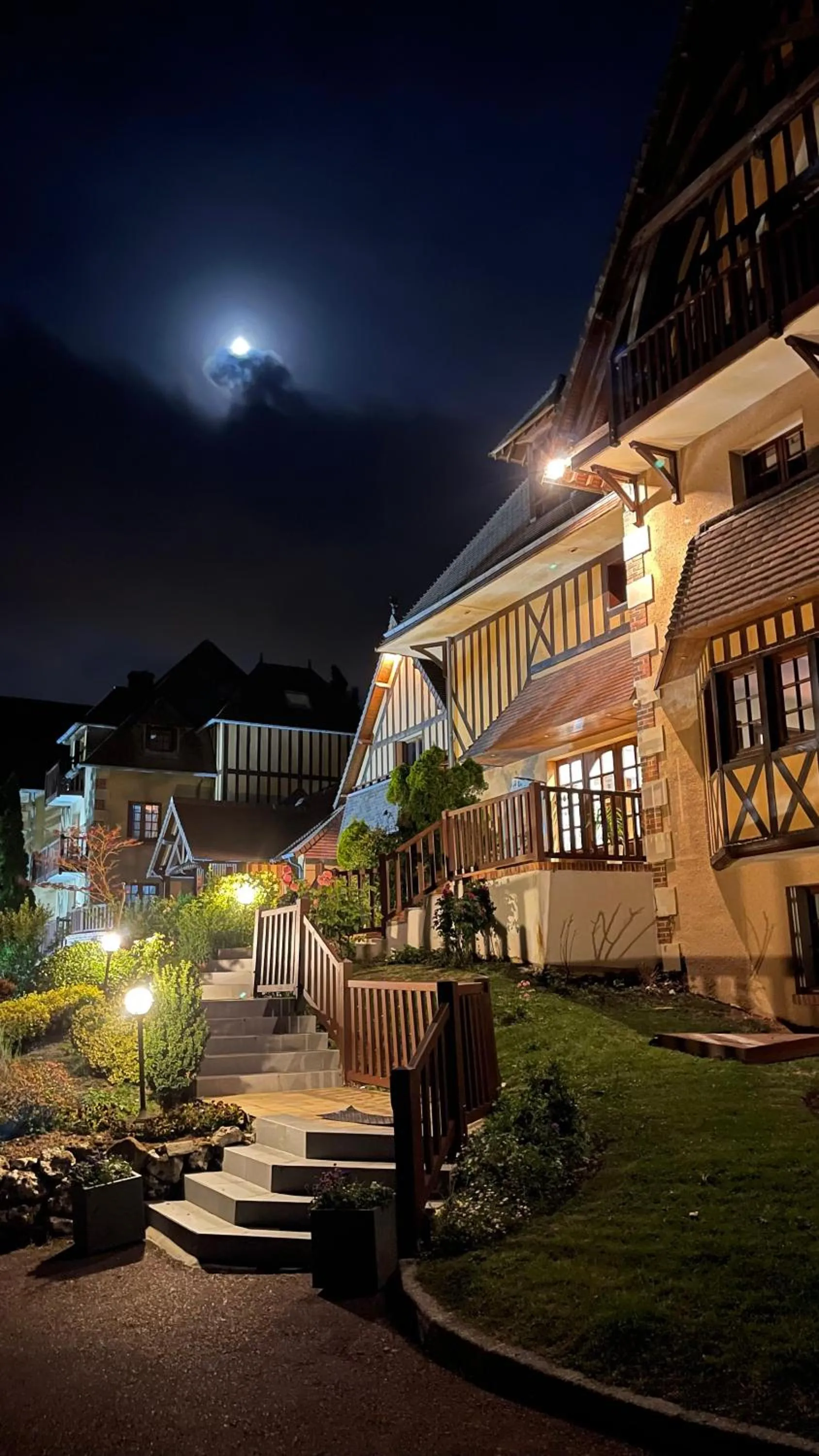 Property building in Hôtel Le Romantica