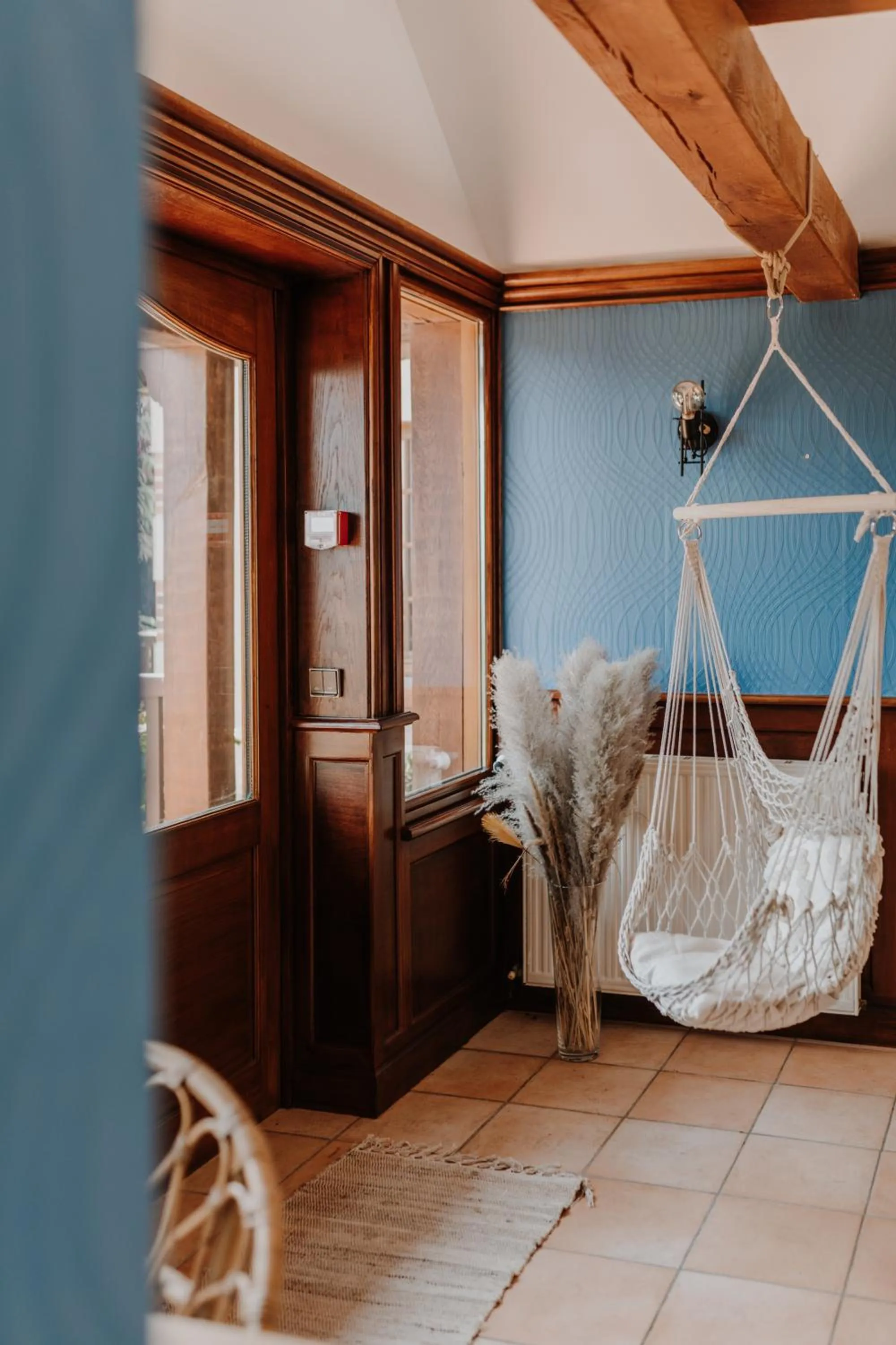Living room, Bed in Hôtel Le Romantica