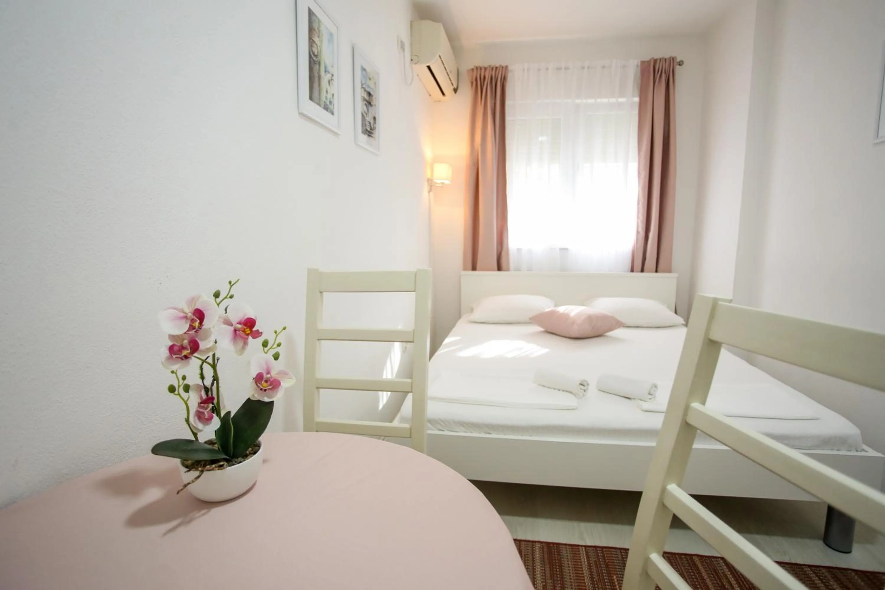 Bedroom, Bed in Guesthouse Aurora