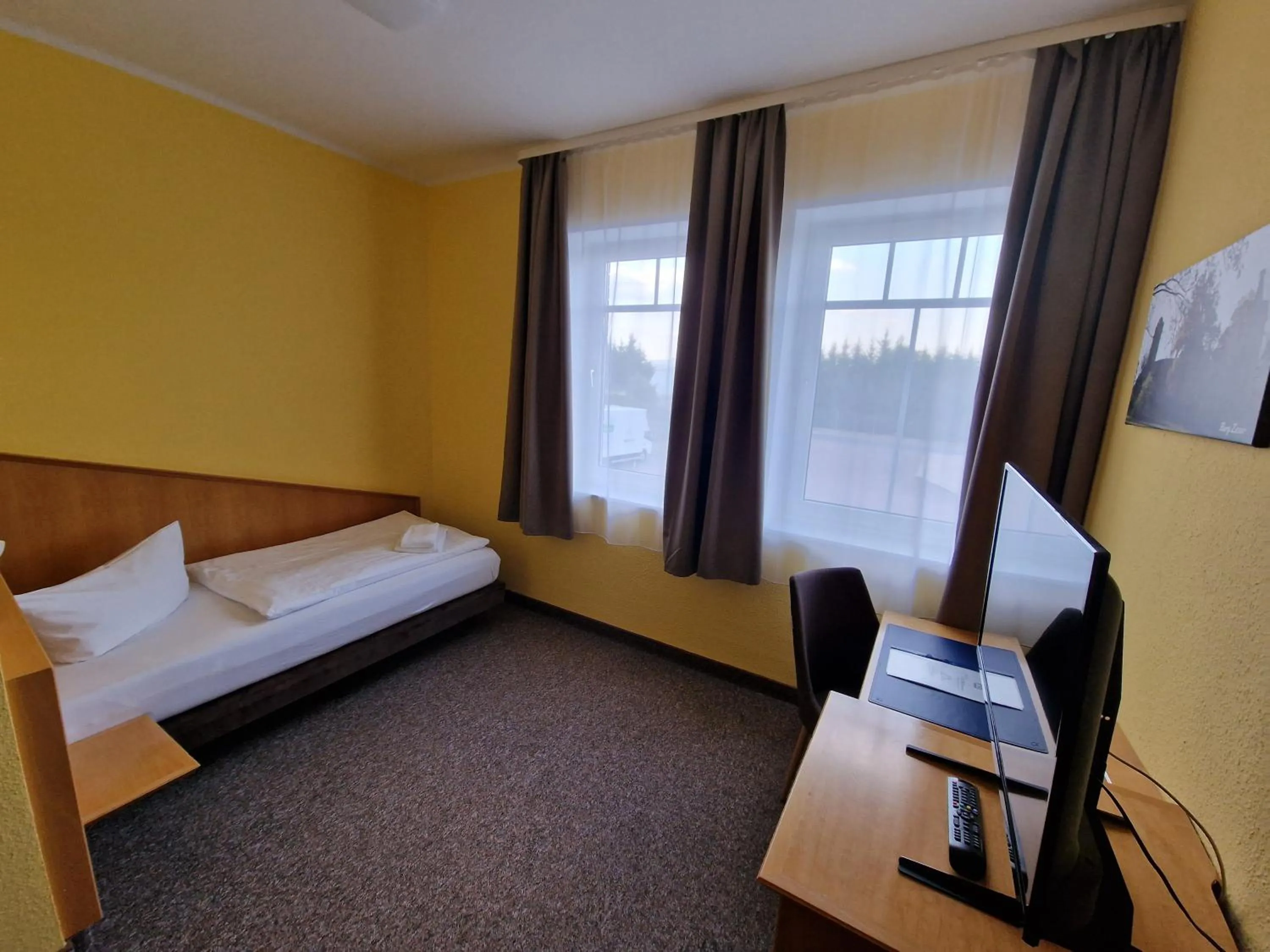 Photo of the whole room, Bed in Hotel A2