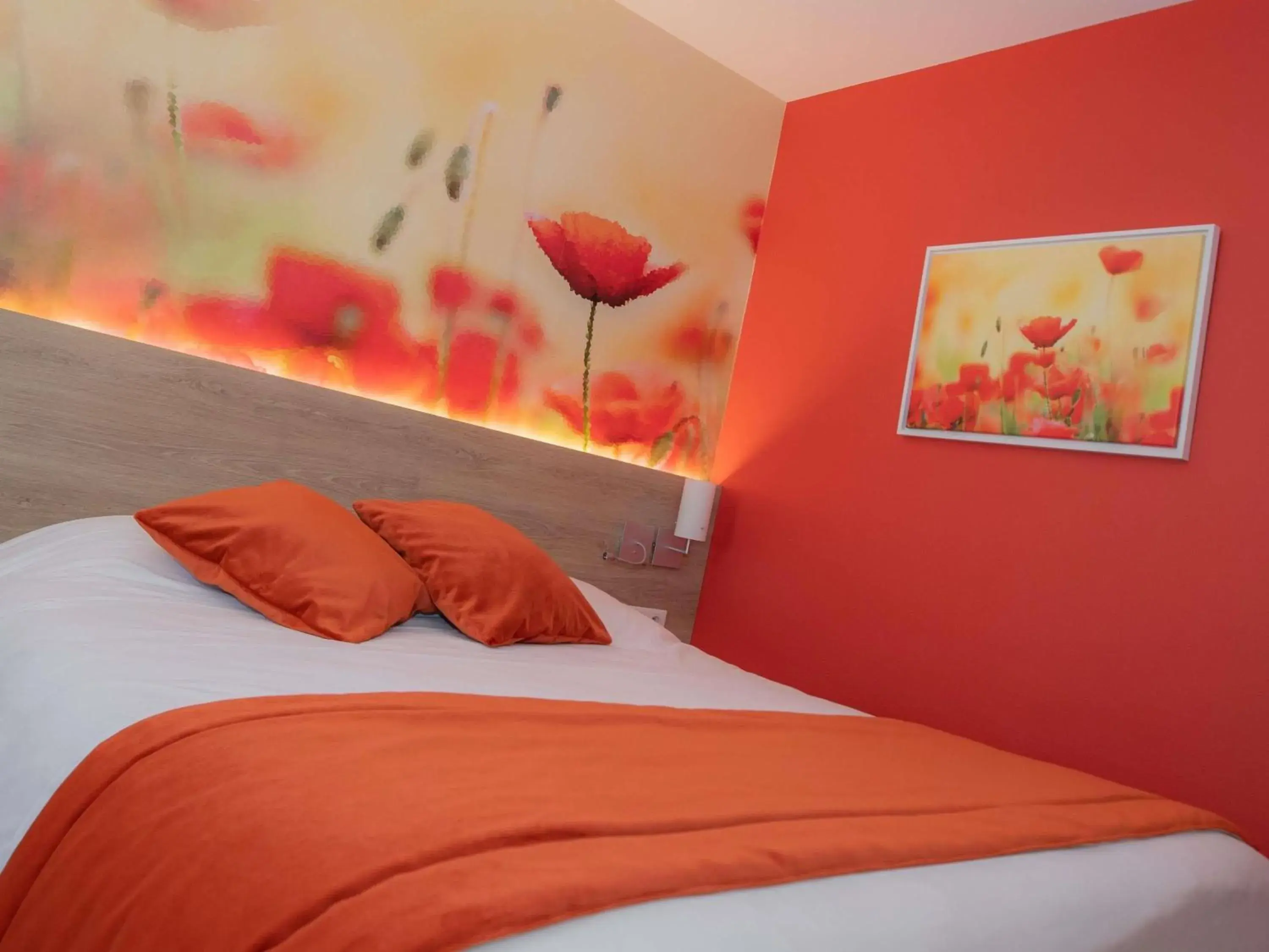 Bedroom, Bed in Mercure Trouville Sur Mer Bedroom, Bed in Mercure Trouville Sur Mer
