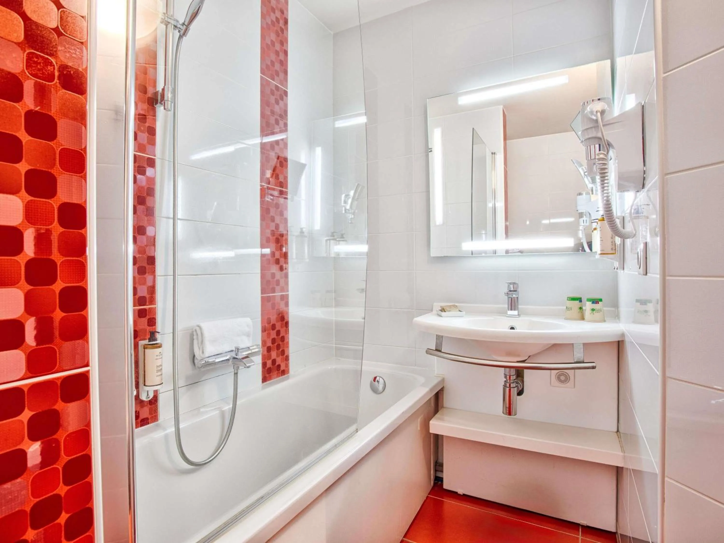 Bedroom in Mercure Trouville Sur Mer