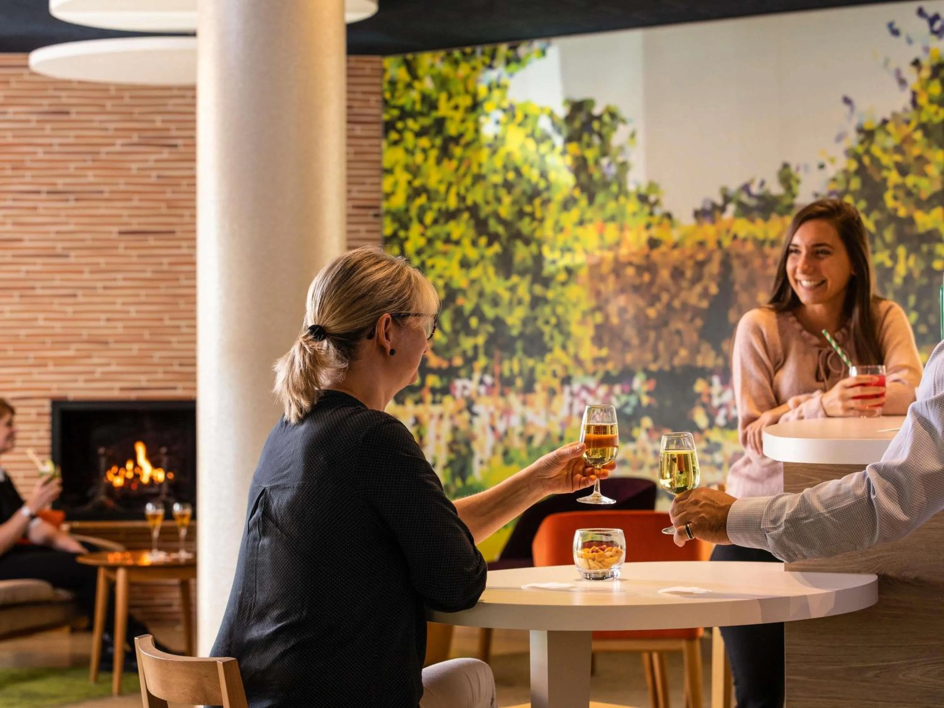 Lounge or bar in Mercure Trouville Sur Mer