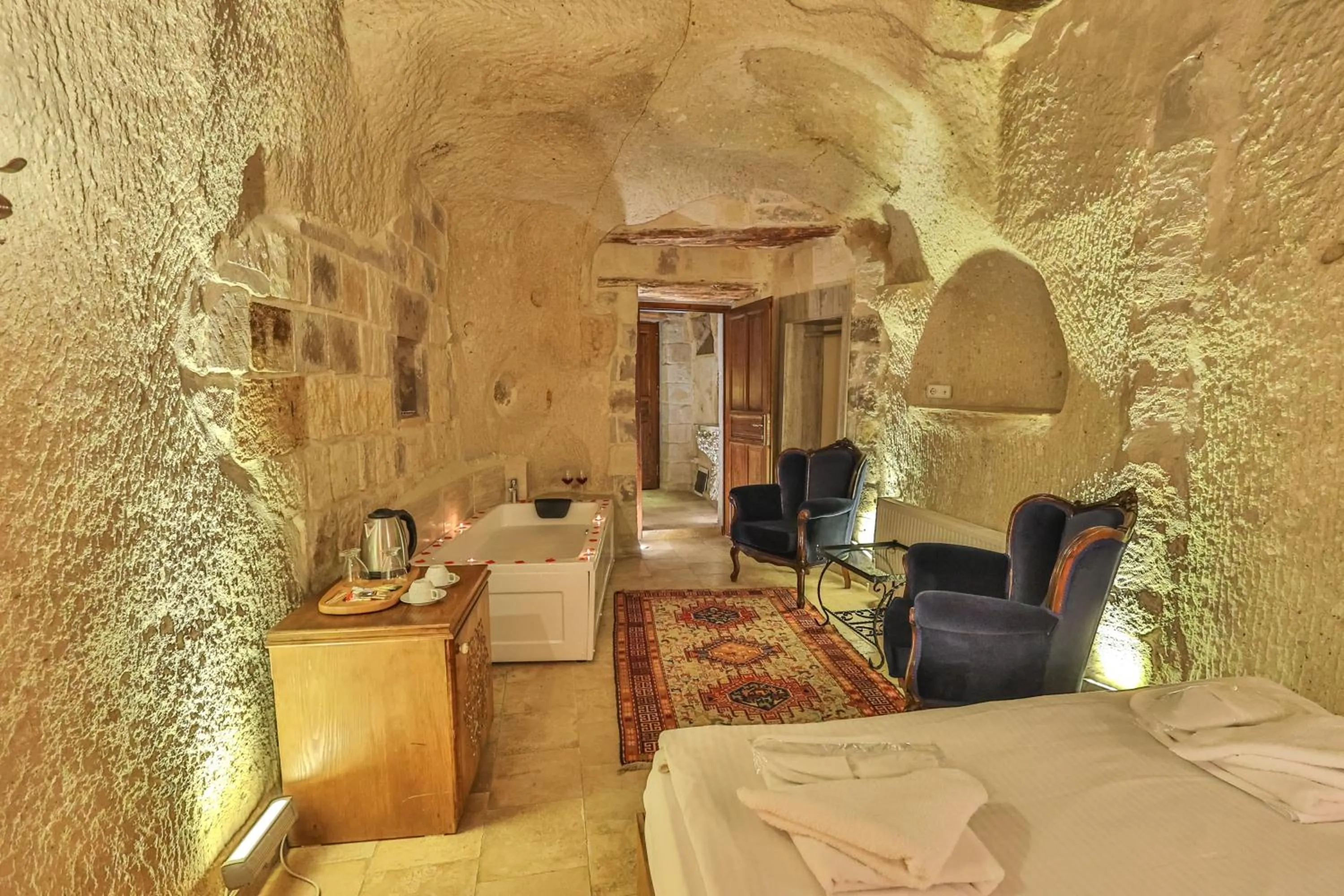 Living room in Bedrock Cave Hotel