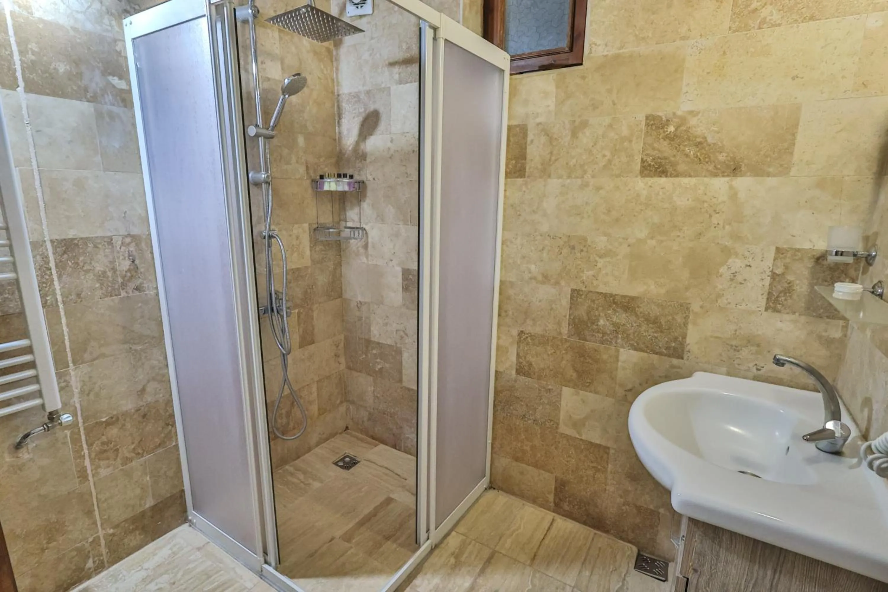 Bathroom in Bedrock Cave Hotel