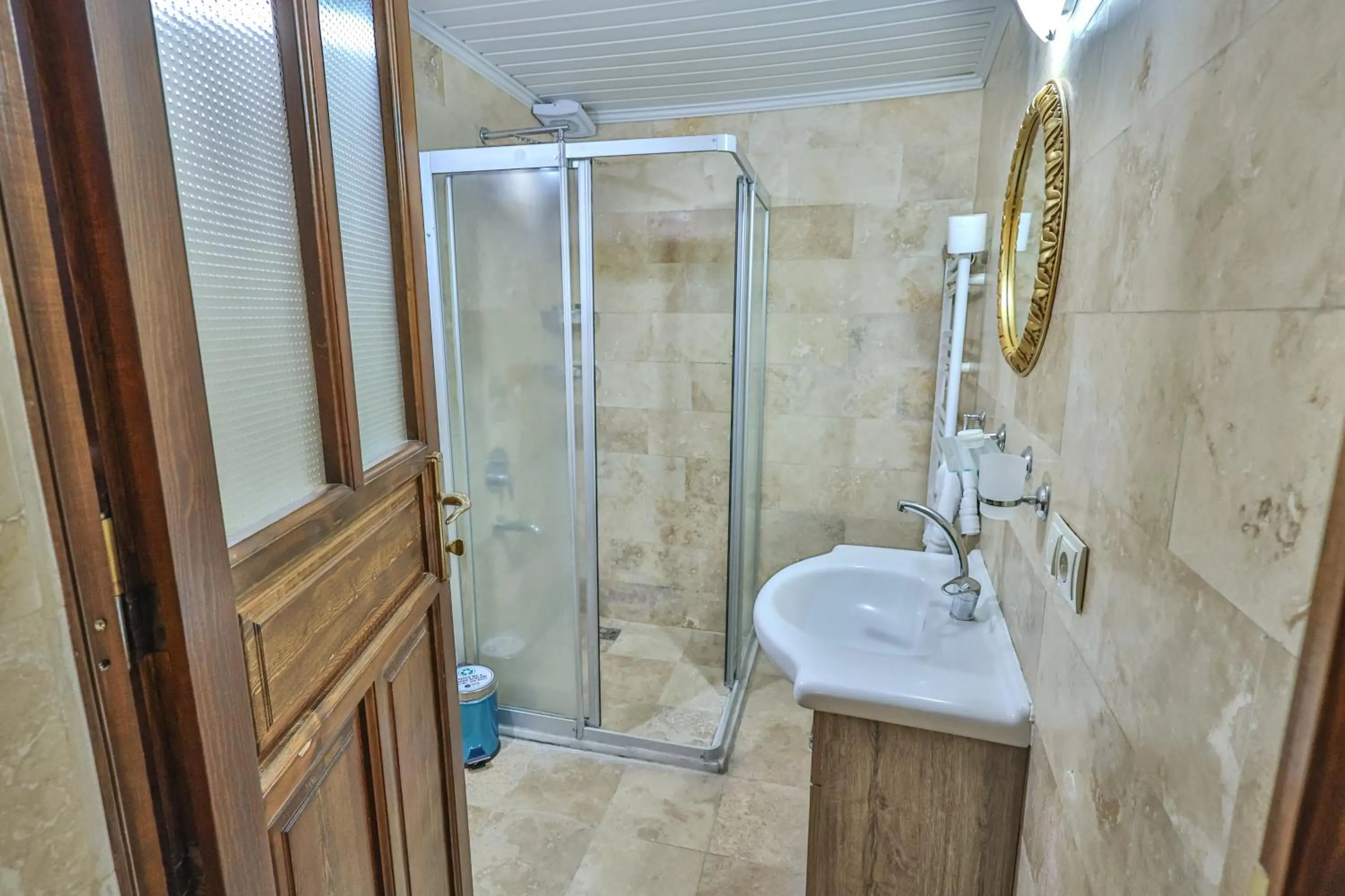 Bathroom in Bedrock Cave Hotel