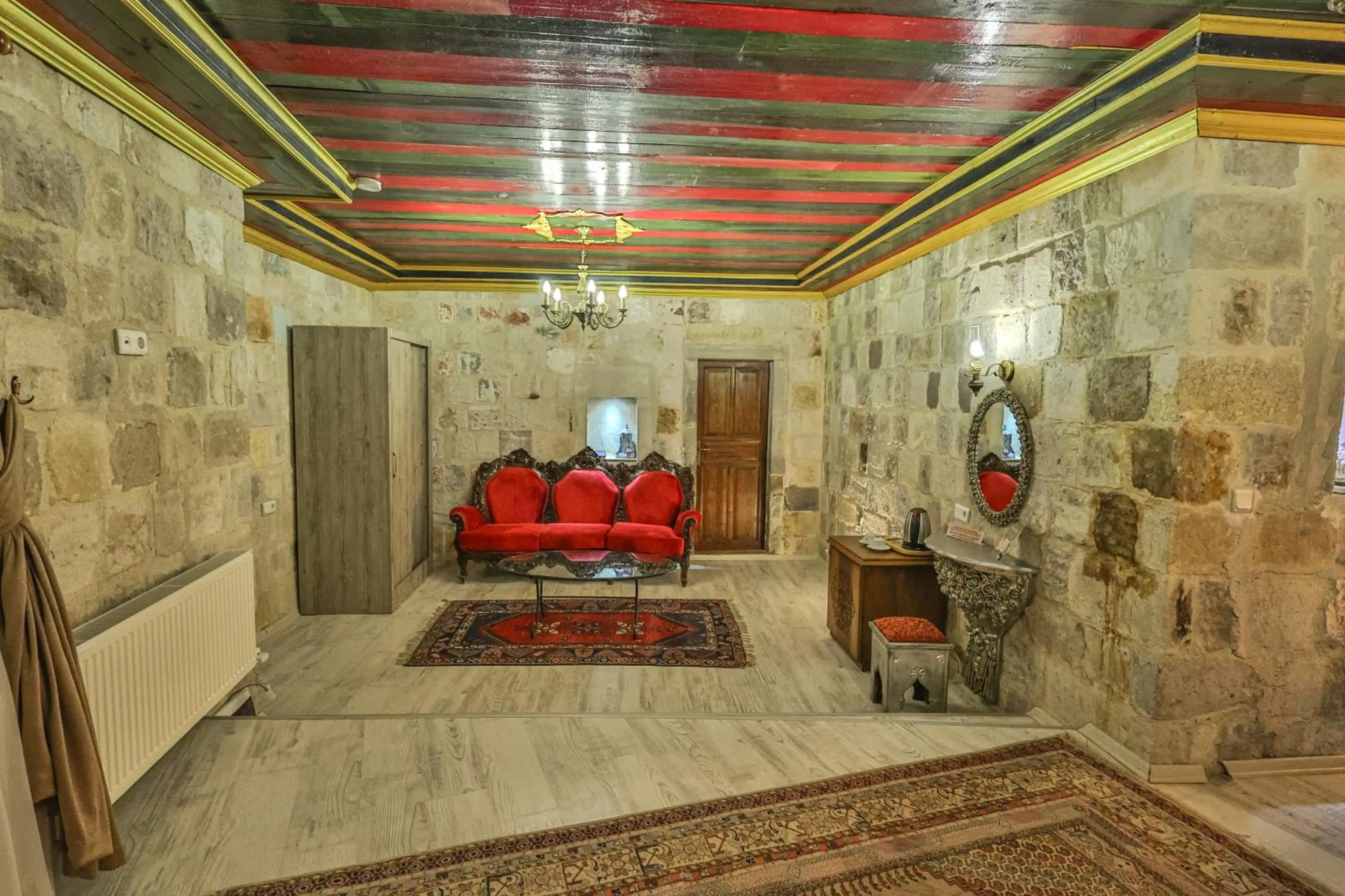 Living room in Bedrock Cave Hotel