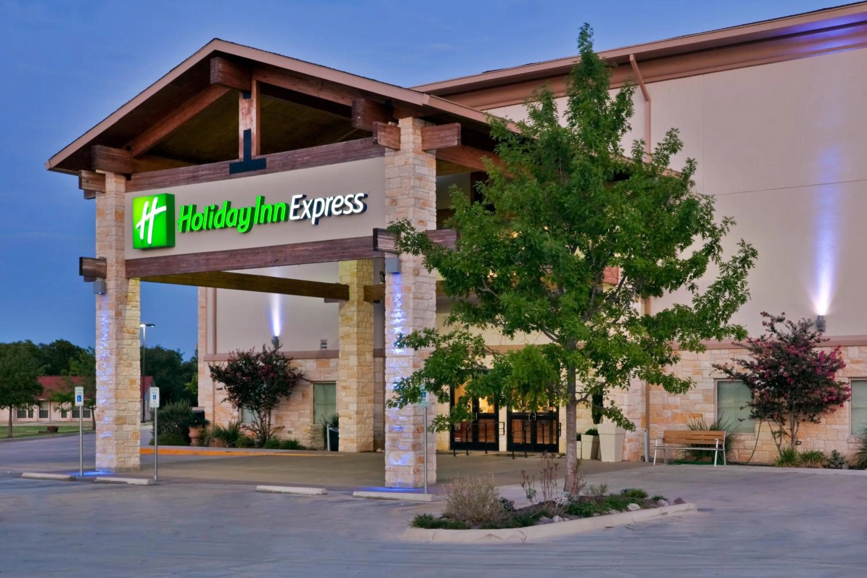 Property building in Holiday Inn Express of Salado-Belton by IHG