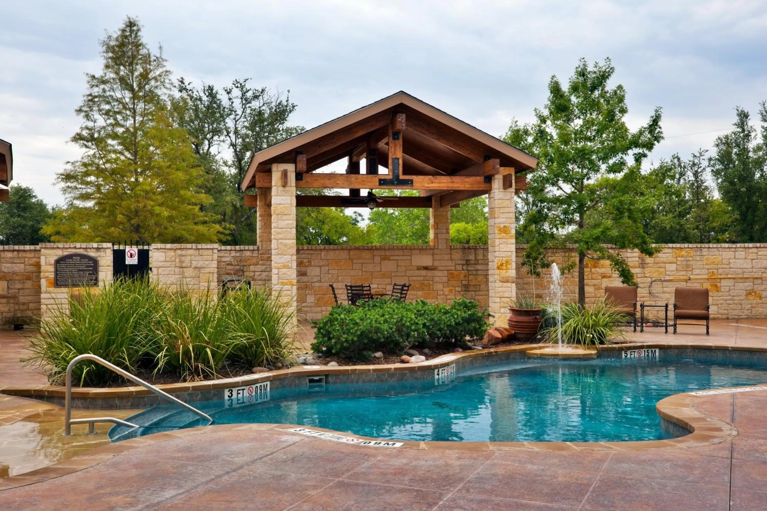 Swimming pool in Holiday Inn Express of Salado-Belton by IHG