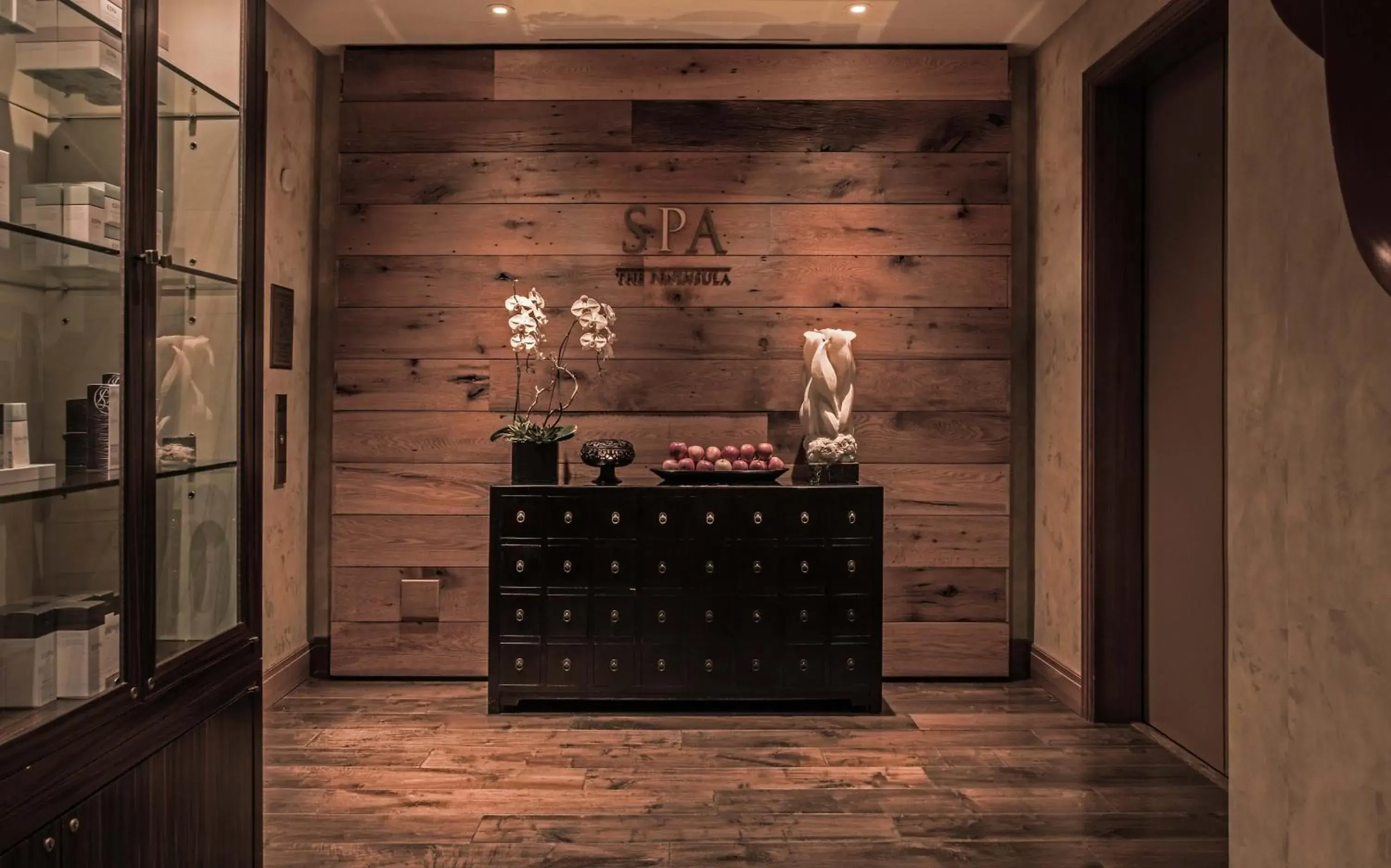 Spa and wellness centre/facilities in The Peninsula Chicago Spa and wellness centre/facilities in The Peninsula Chicago