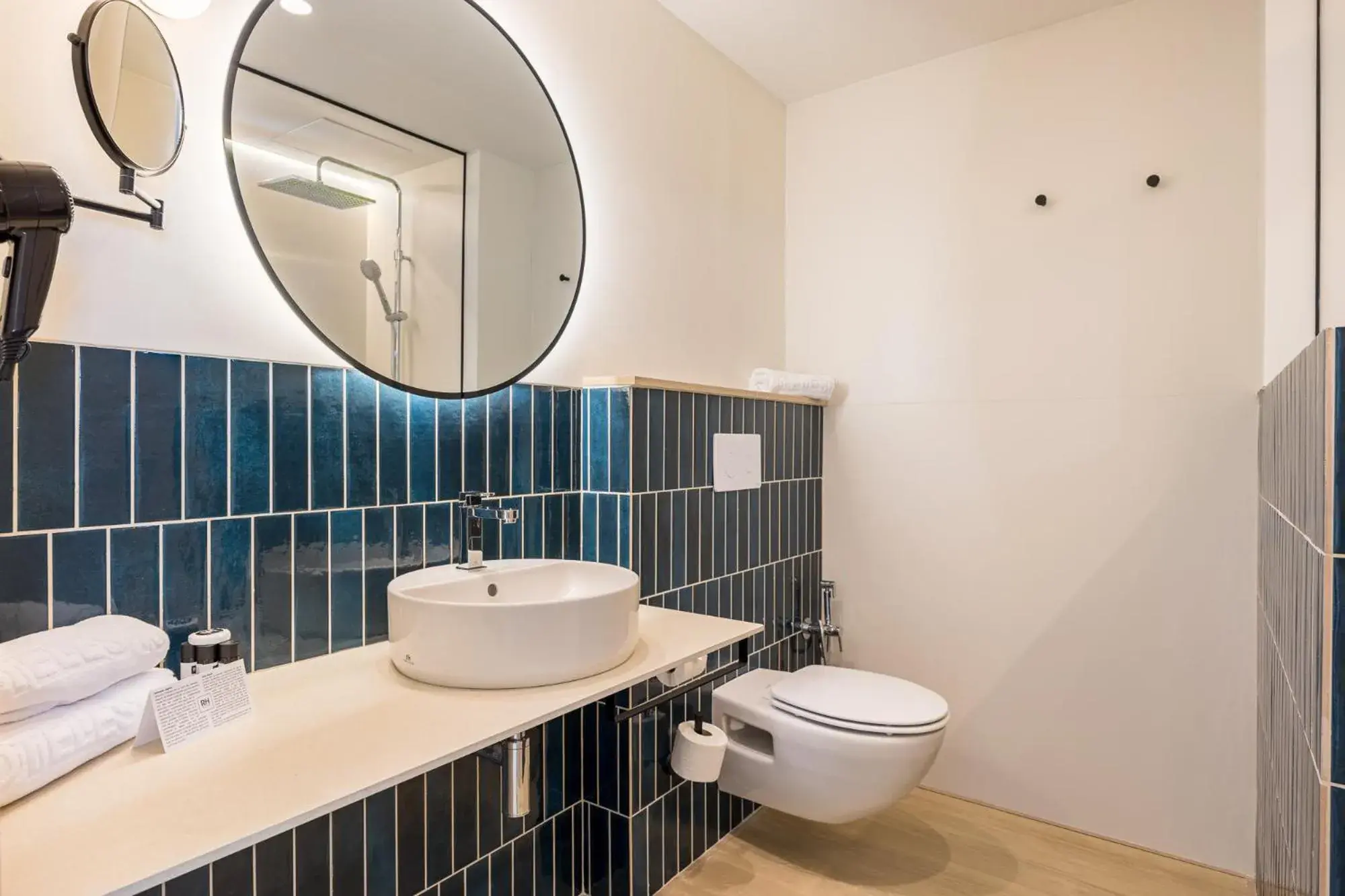 Bathroom in Hotel RH Arena - Todo Incluido Bathroom in Hotel RH Arena - Todo Incluido