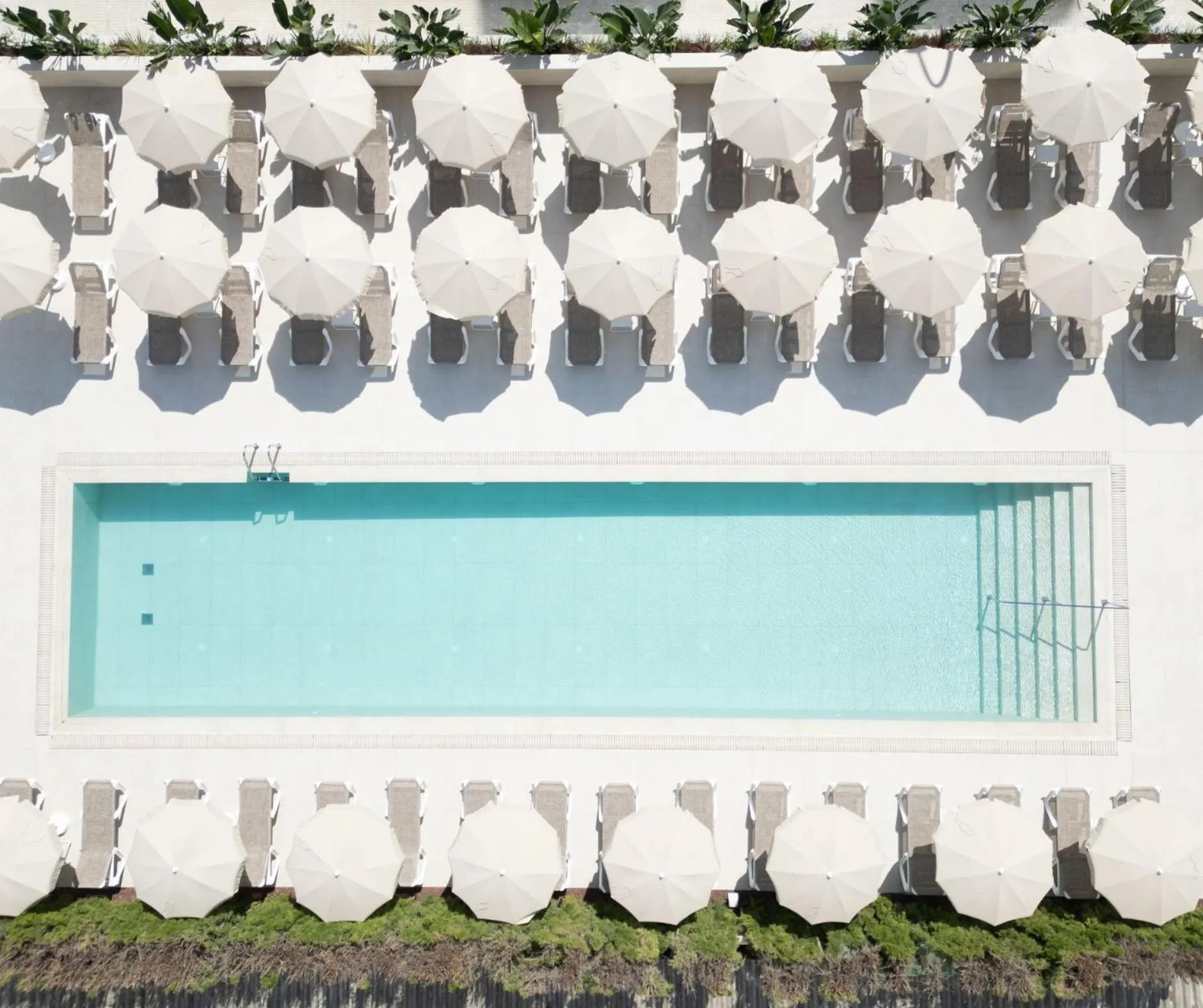 Swimming pool in Hotel RH Arena - Todo Incluido