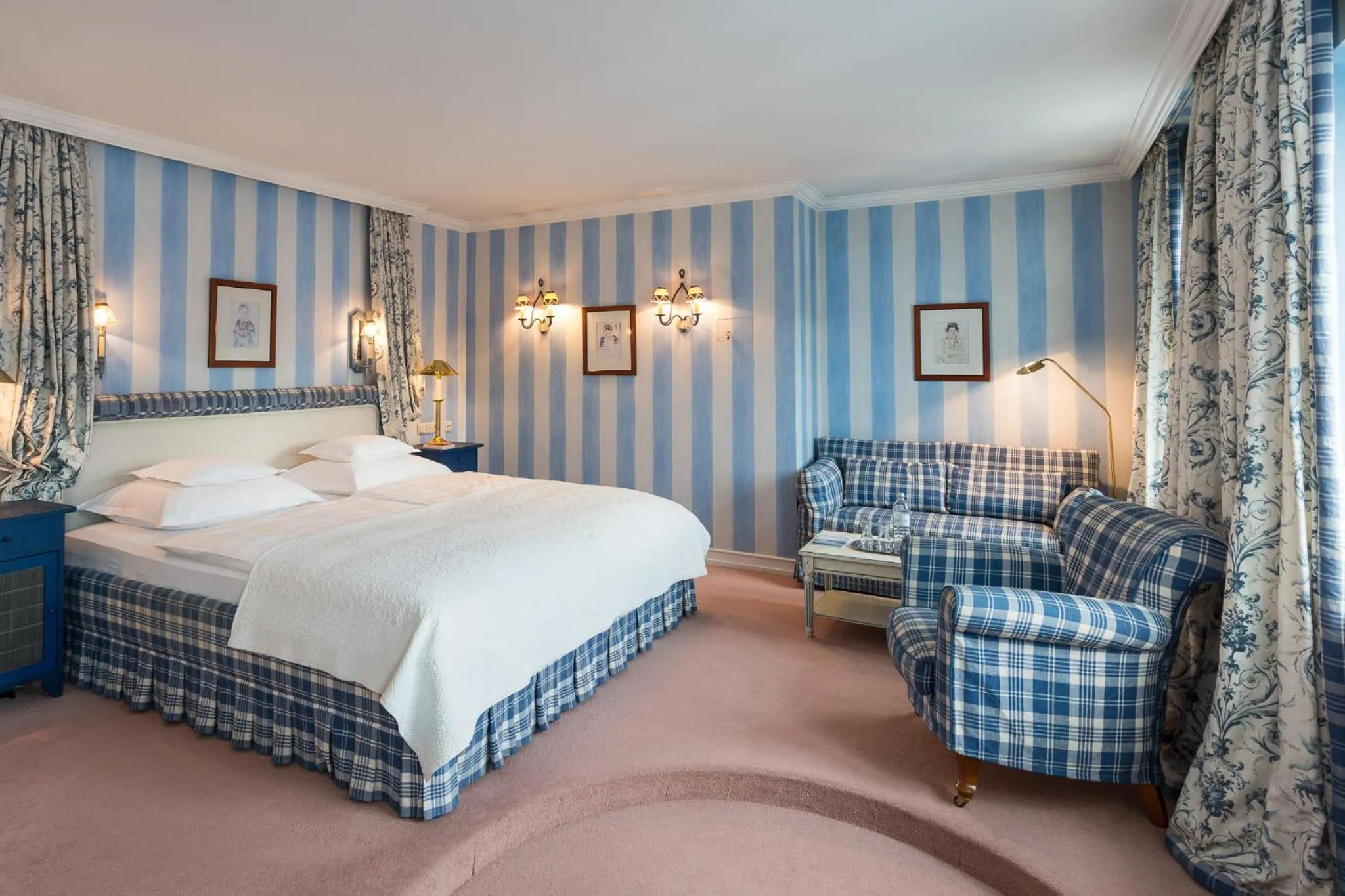 Bedroom, Bed in Hotel Edelweiss